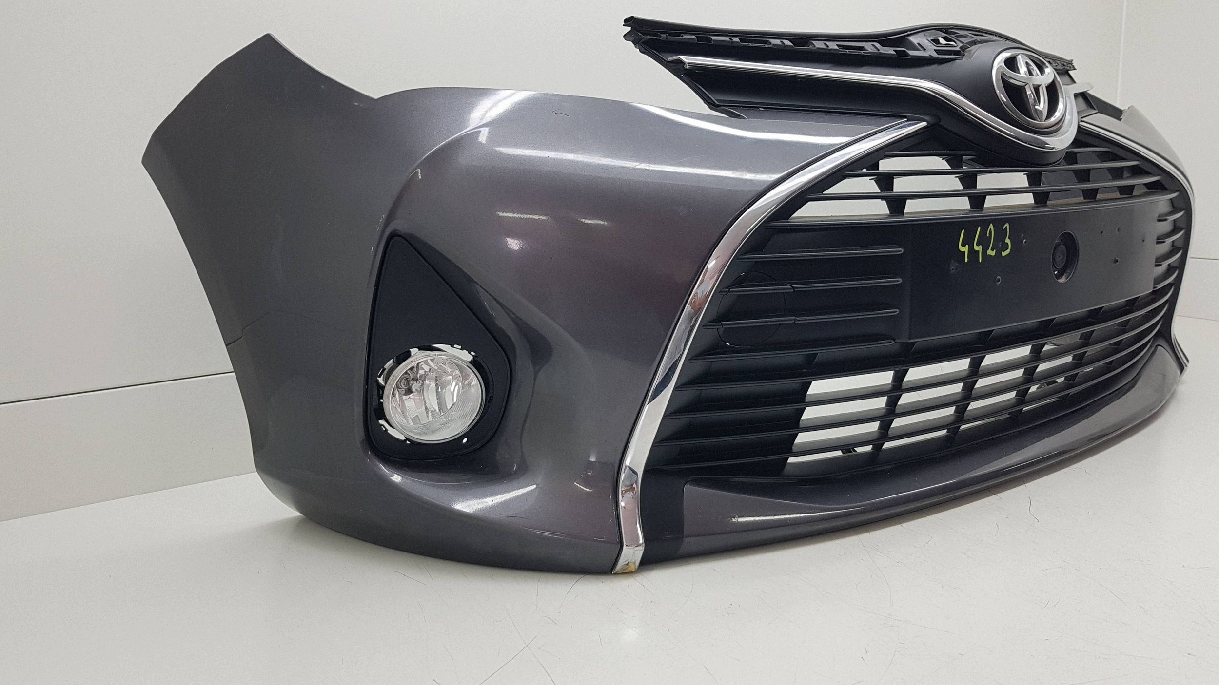 TOYOTA YARIS III 3 2014 - bumper front 53102-OD040