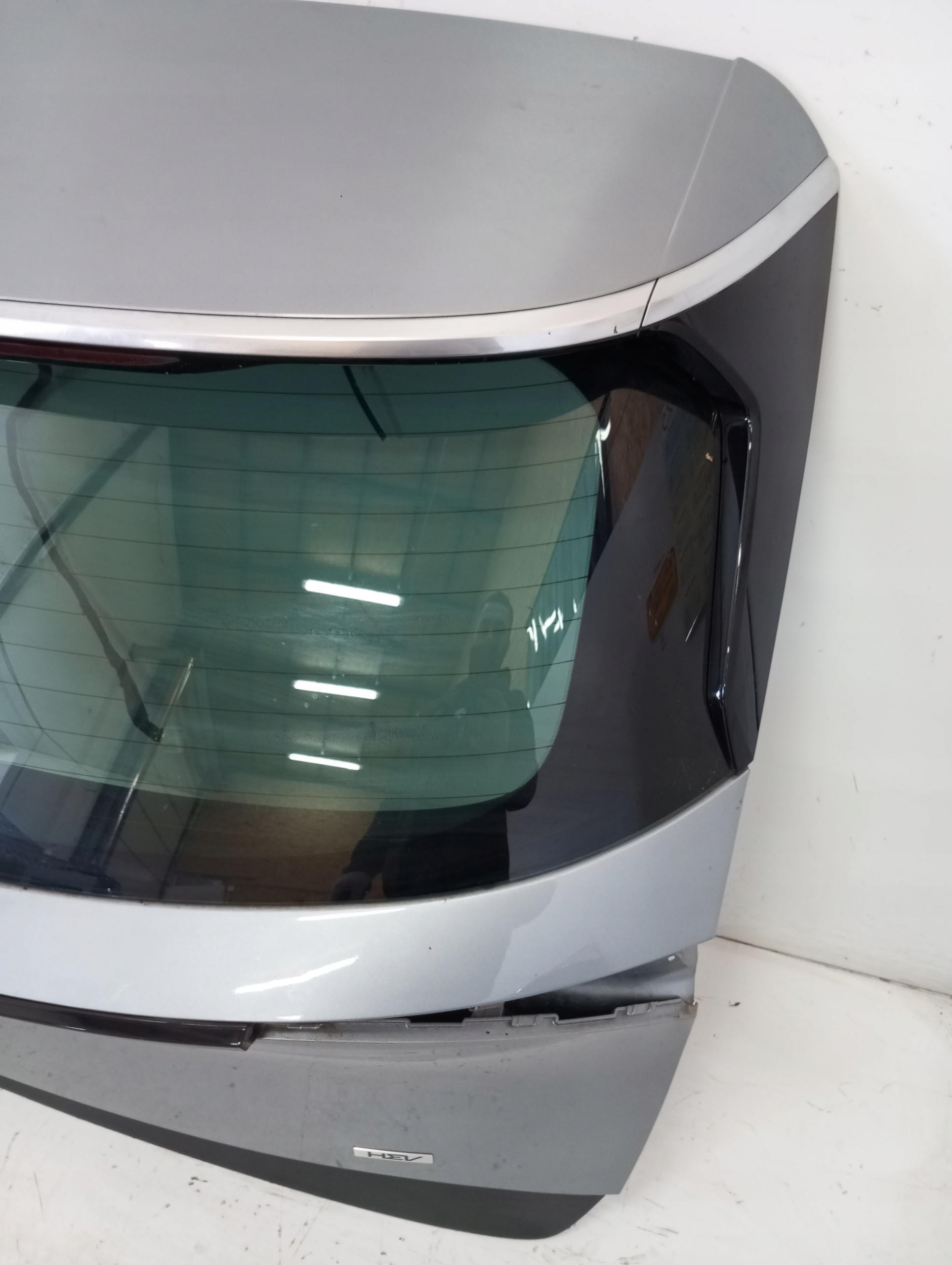 boot doors Kia Sportage V 23R below KAMERE