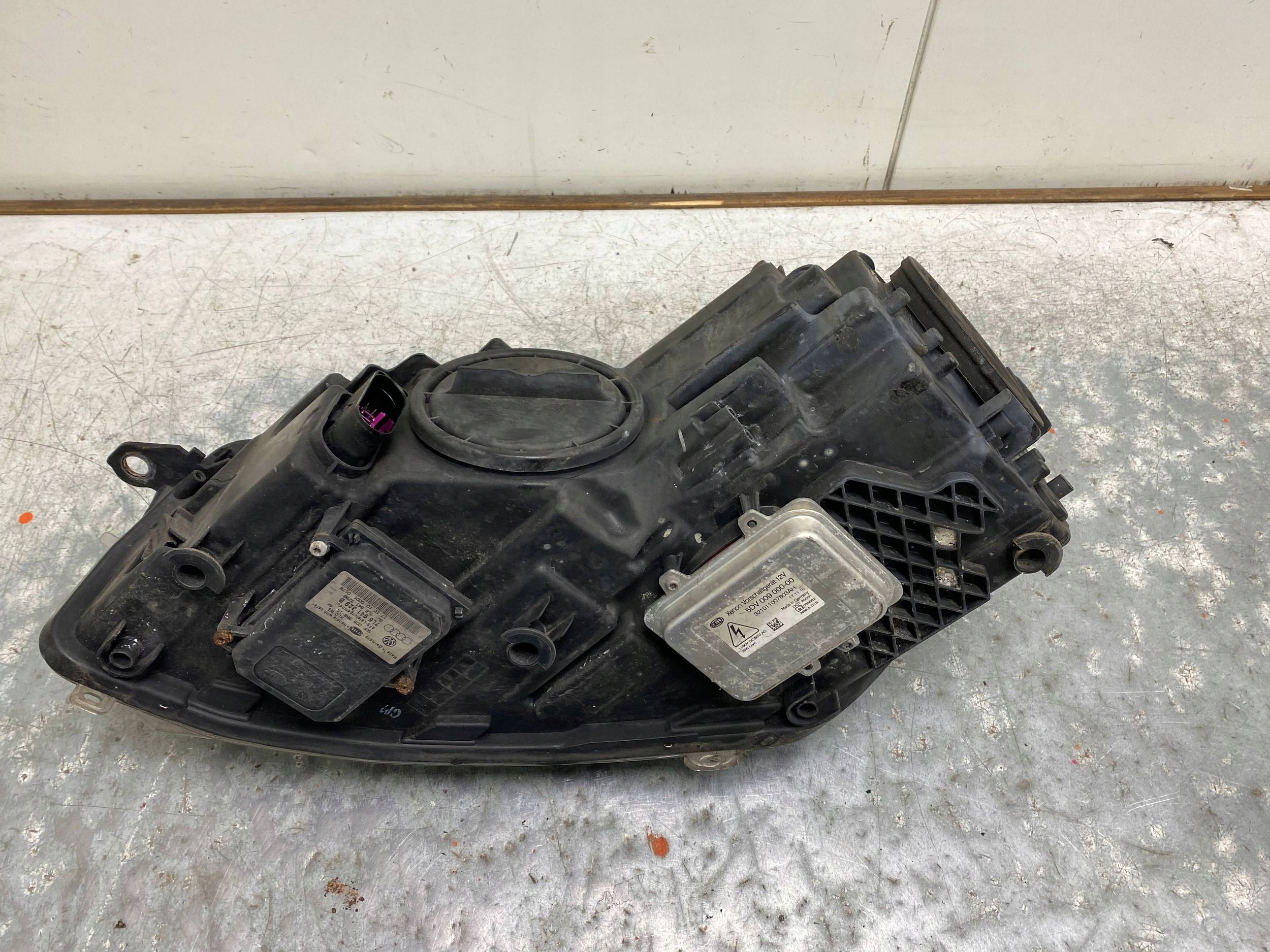 VW GOLF 6 VI KOMBI 5K complete light right front XENON positioning LED