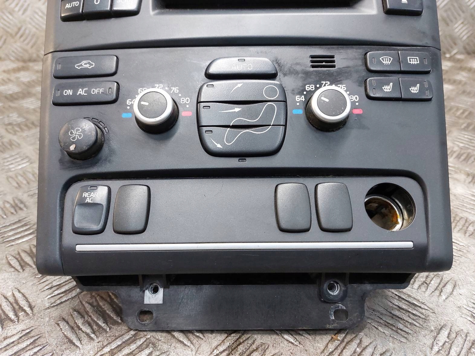 RADIO ODTWARZACZ + CARICATORE CD + PANEL BOCCHETTE VOLVO XC90 e FL 3075242