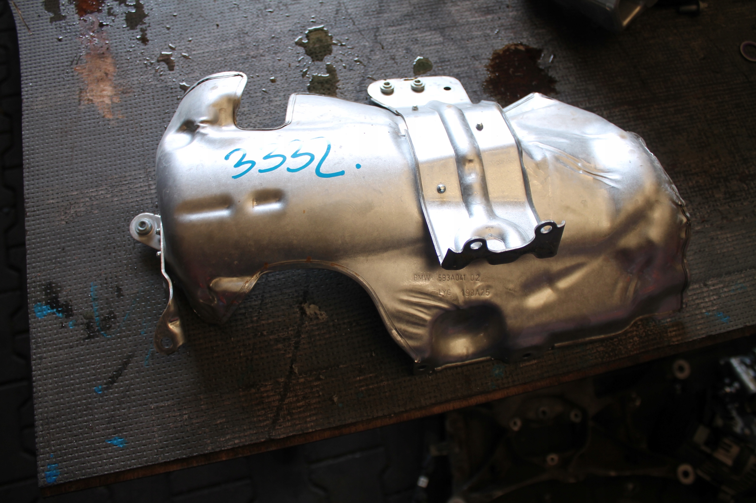 3332. Blende Abdeckung TERMICZNA BMW 5B3A041