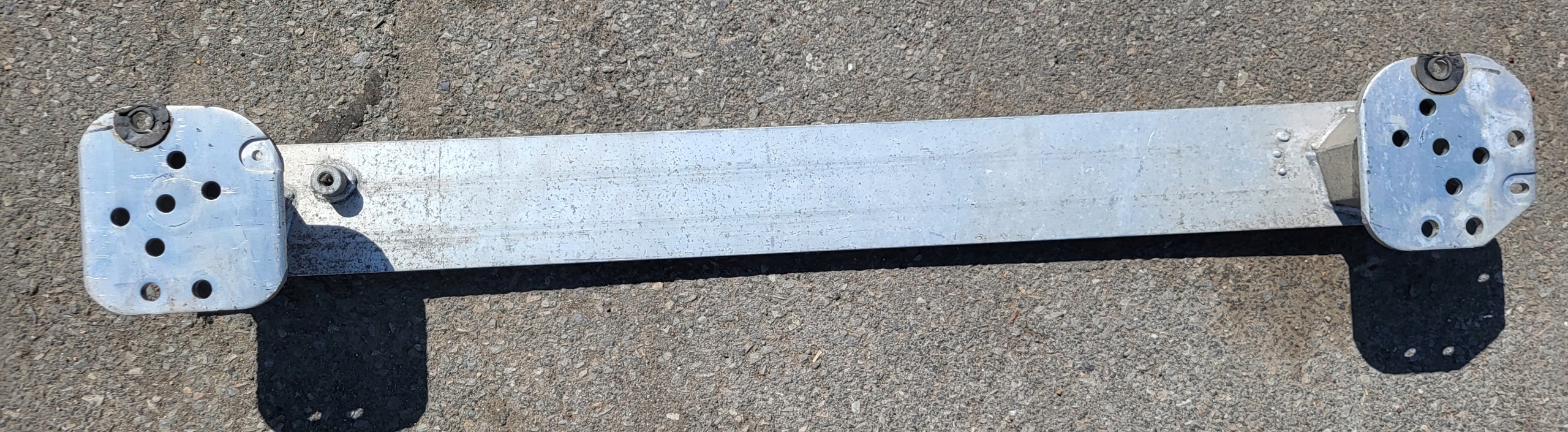 bumper support rear part pillar rear. PEUGEOT 308 CITROEN C4 OE