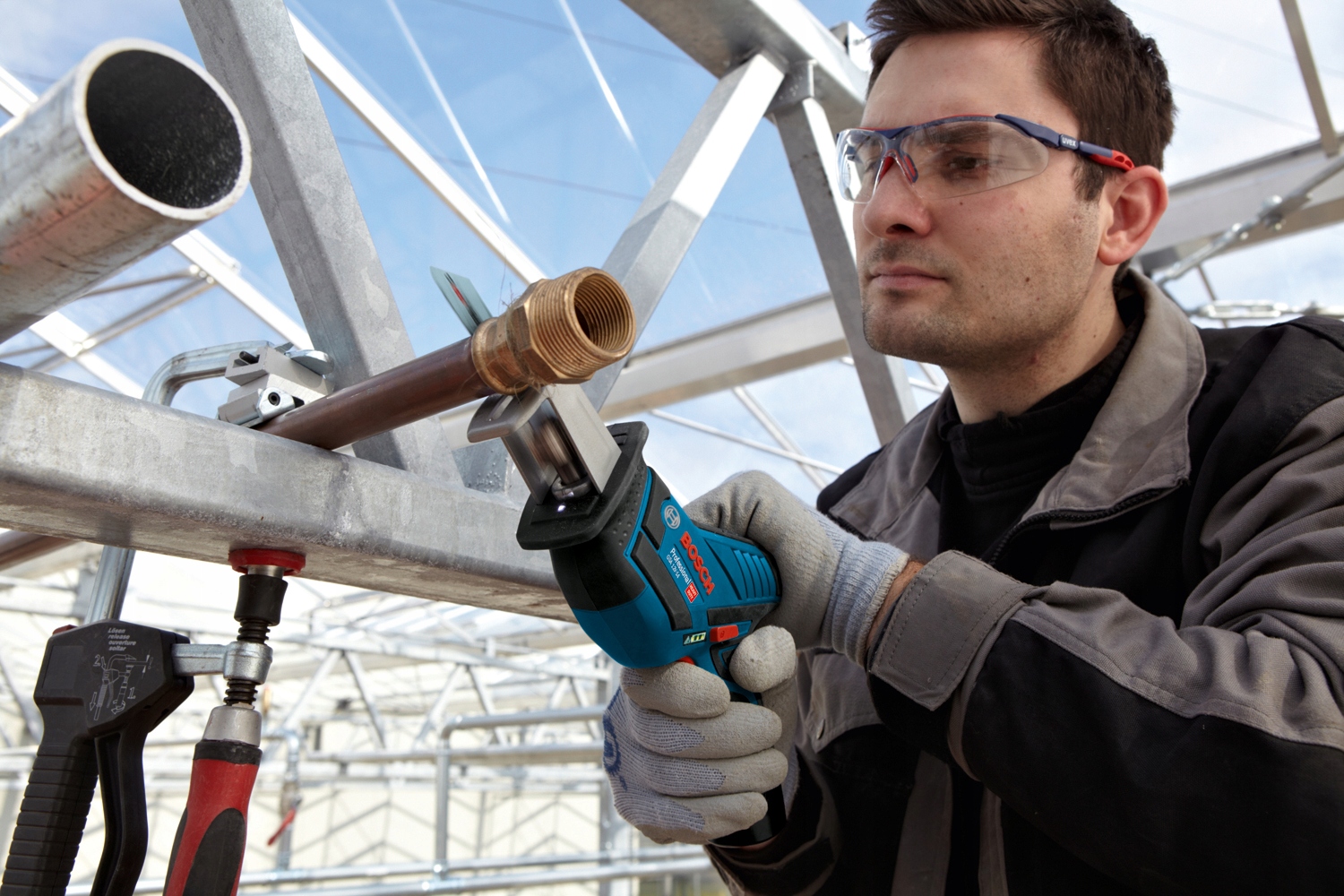 BOSCH GSA 12V-14 PIŁA SZABLASTA AKUMULATOROWA 12V Maksymalna moc 1 W