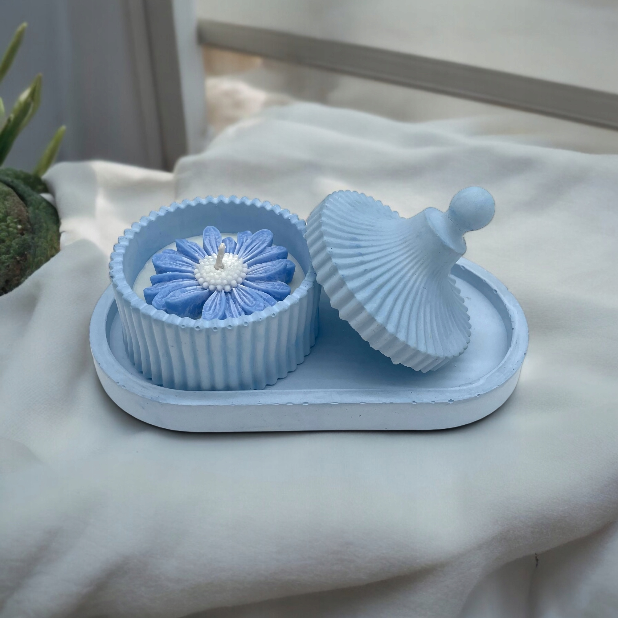 Sójová svíčka Citron a bazalka na podstavci