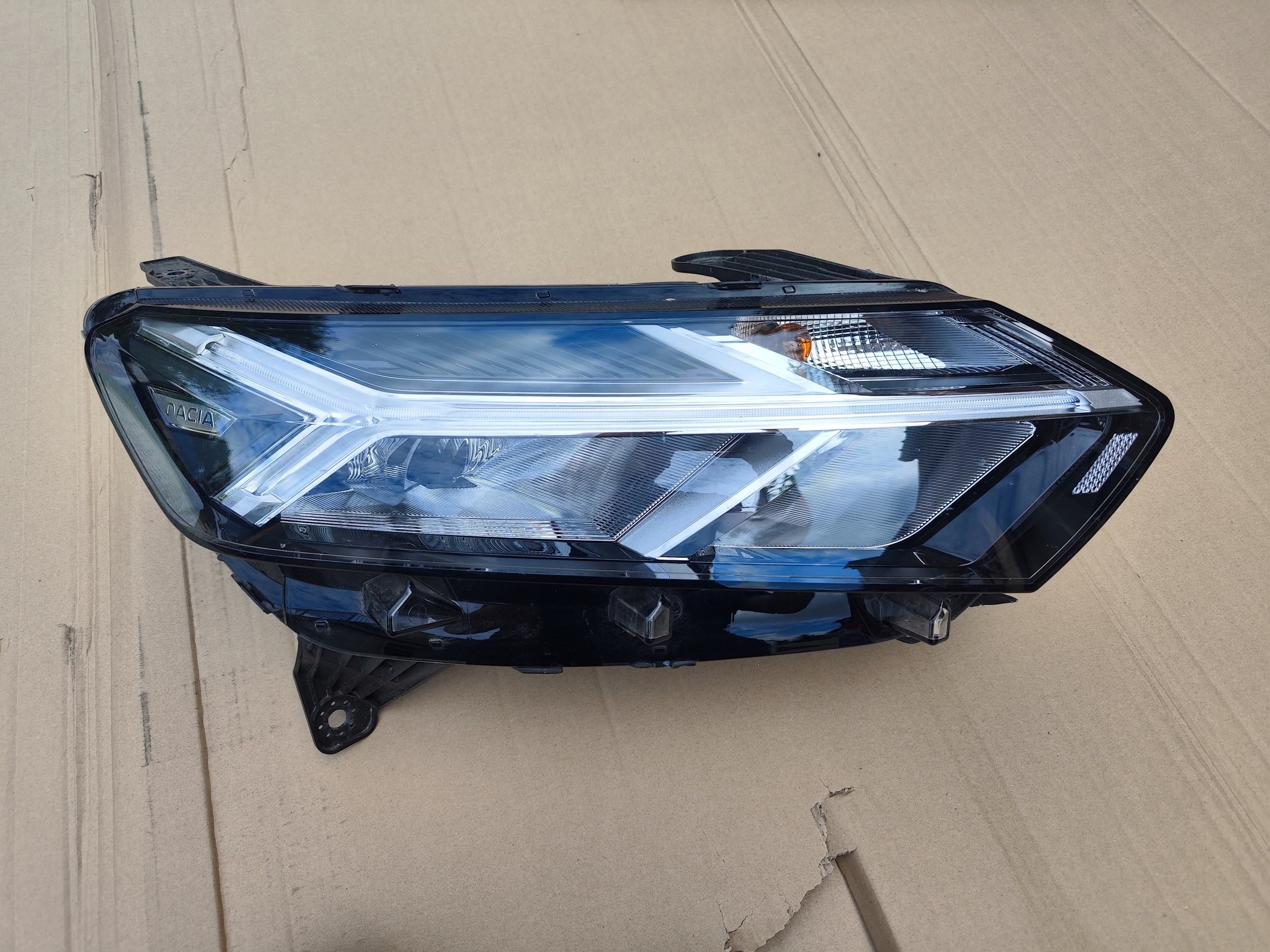 DACIA SANDERO III JOGGER right light front FULL LED front 260101940r
