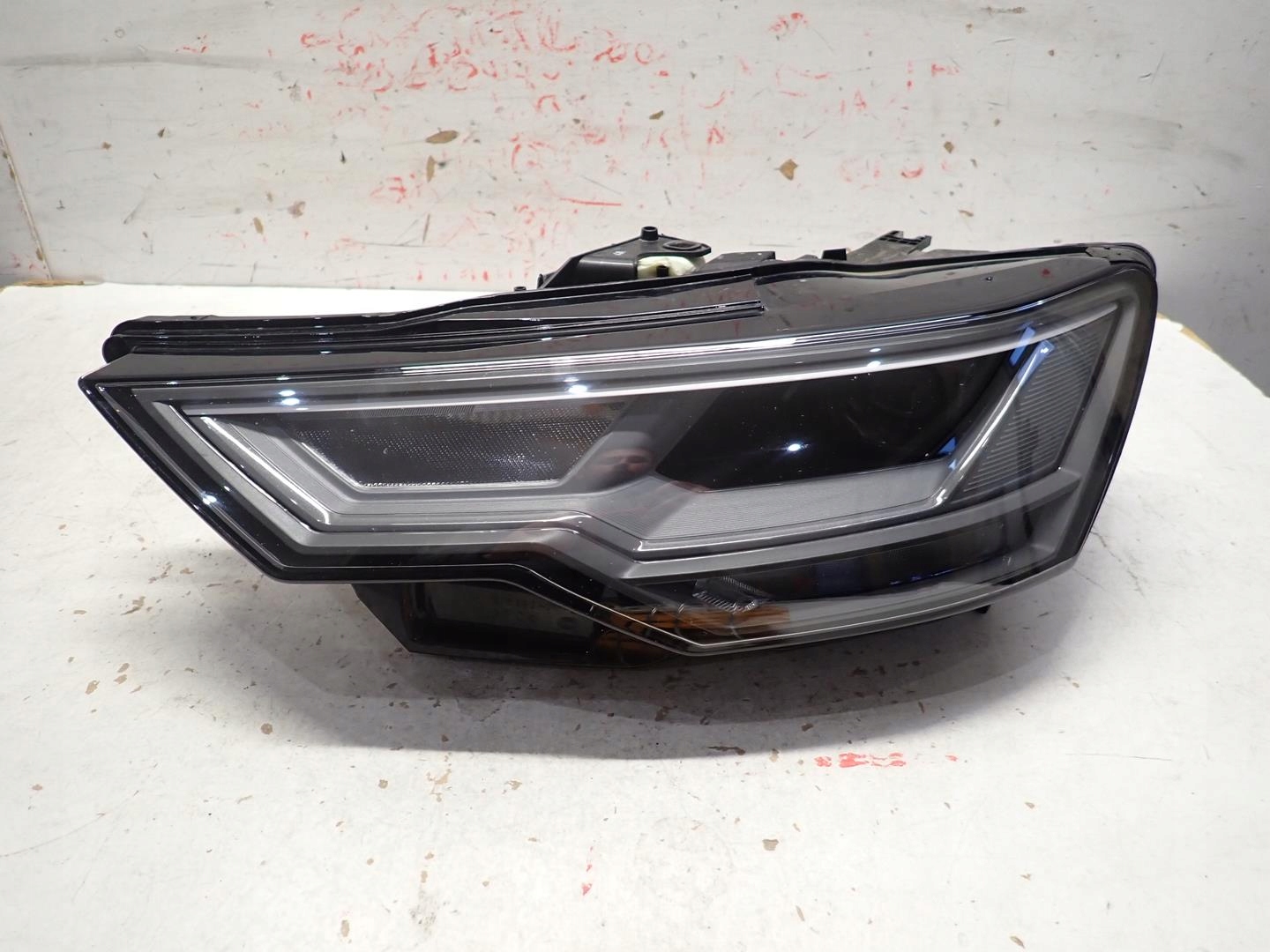 Licht vorne vorne links AUDI A6 C8 2018- FULL LED 4K0941033