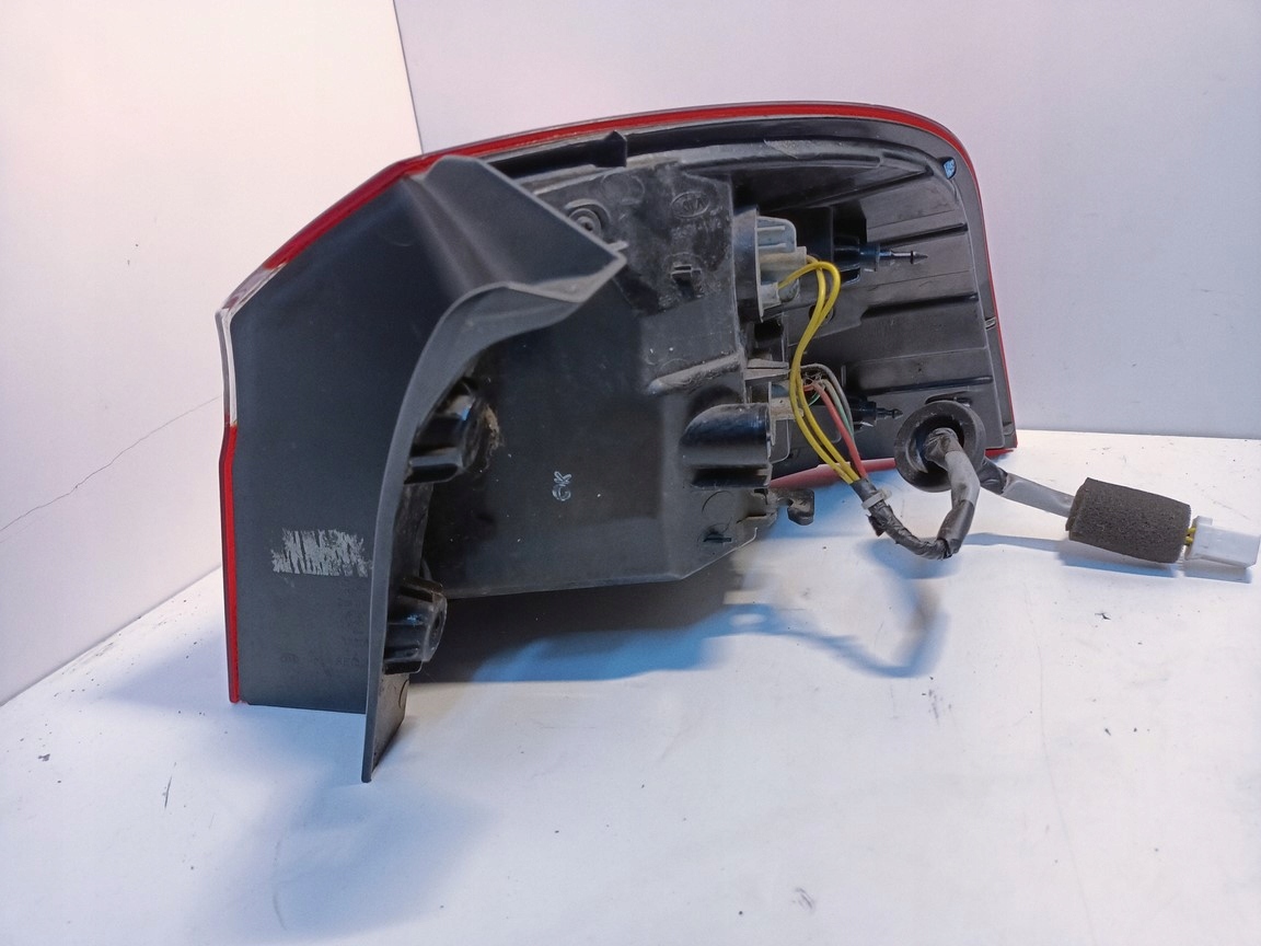 KIA RIO III light left rear part W fender 2011