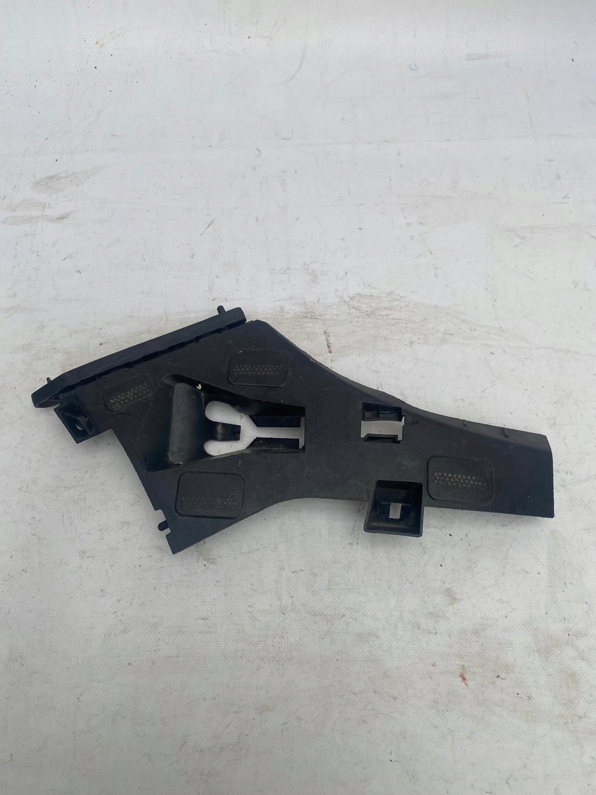 MERCEDES W176 LIFT bumper bracket left front