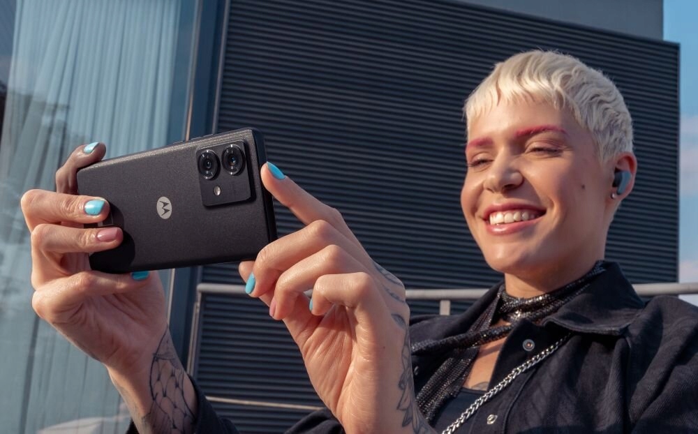 Smartfon MOTOROLA Edge 40 Neo 12/256GB 5G 6.55'' Marka telefonu Motorola