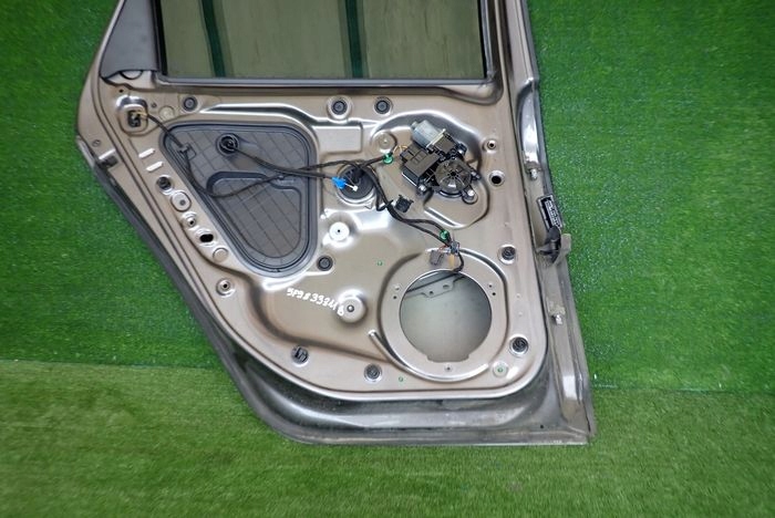SEAT LEON III KOMBI door left rear. rear part