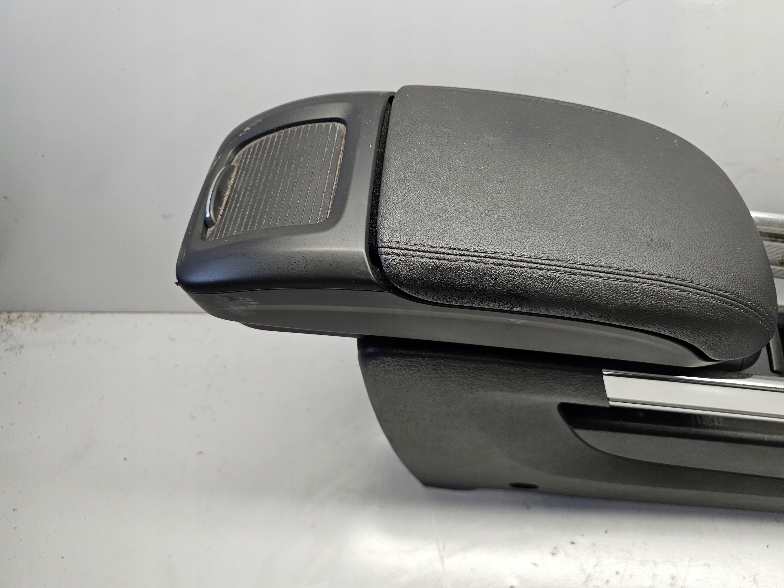 OPEL ZAFIRA C TUNEL central armrest EUROPA original