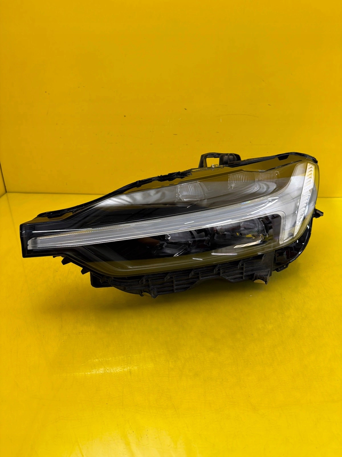 light left Volvo XC60 II Lift 20- Mid Led 32404709