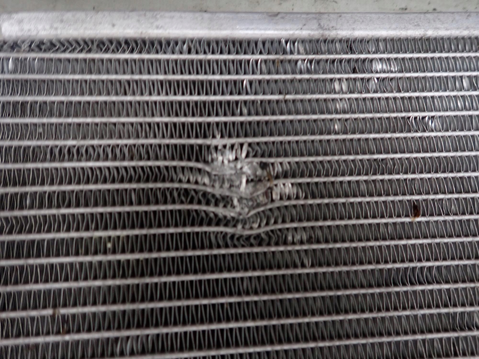 TESLA MODEL Y 20-> priečka Prívod chladič ventilátor vrtuľa