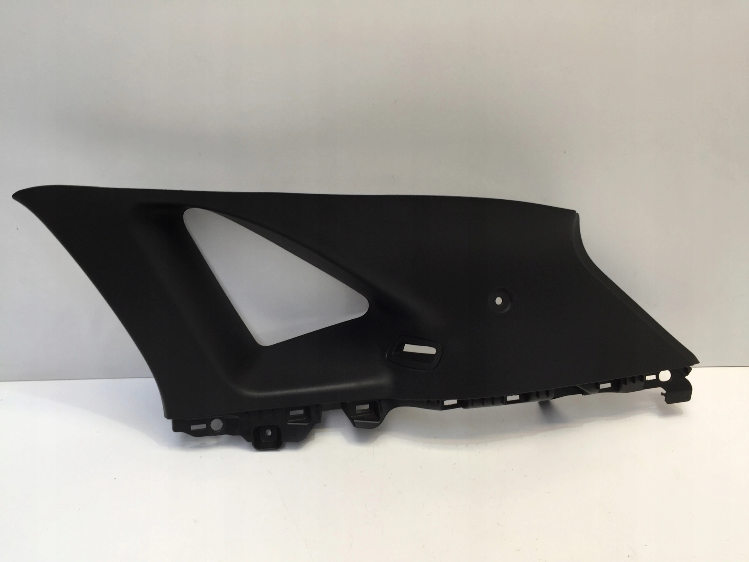 LV4B-S31148-A - FORD KUGA 3 MK3 ПРАВАЯ КРЫШКА СТОЙКИ ЗАДНИЙ БАГАЖНИК