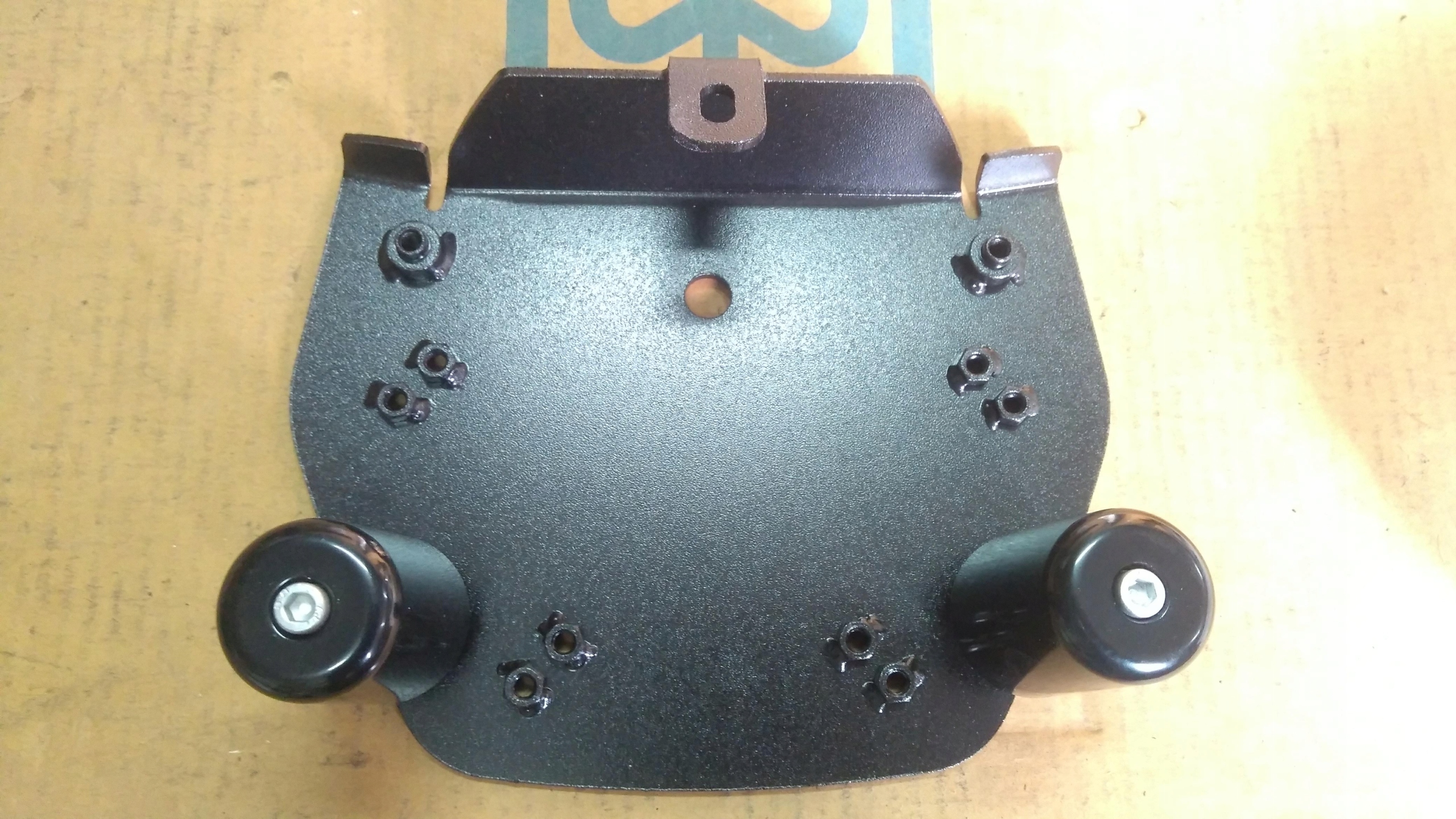 PŁYTA STELAŻ BAGAŻNIK KUFRA APRILIA SCARABEO