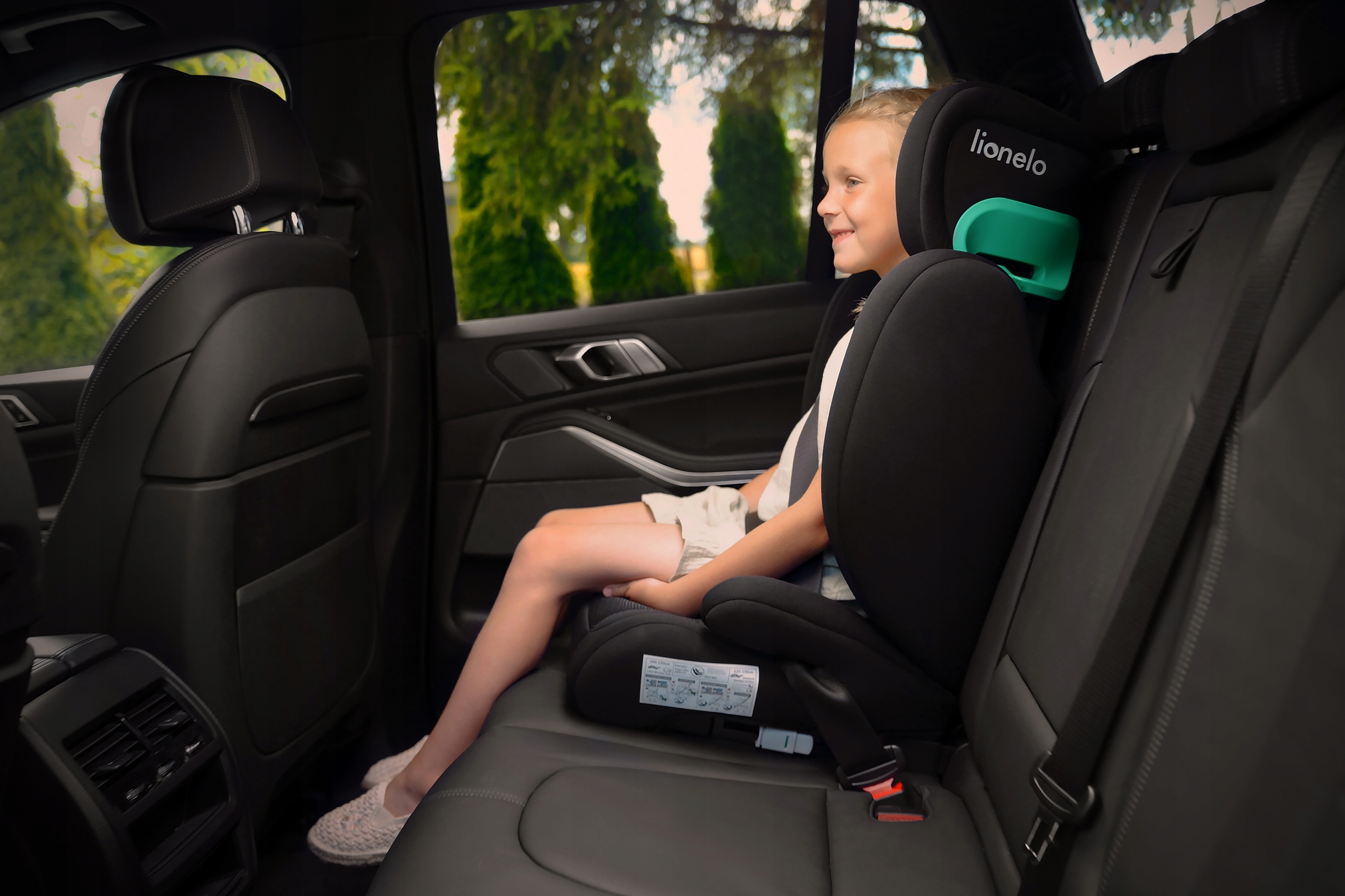 FOTELIK SAMOCHODOWY LIONELO HUGO I-SIZE 100-150 cm ISOFIX PODSTAWKA 15-36KG Seria HUGO I-SIZE