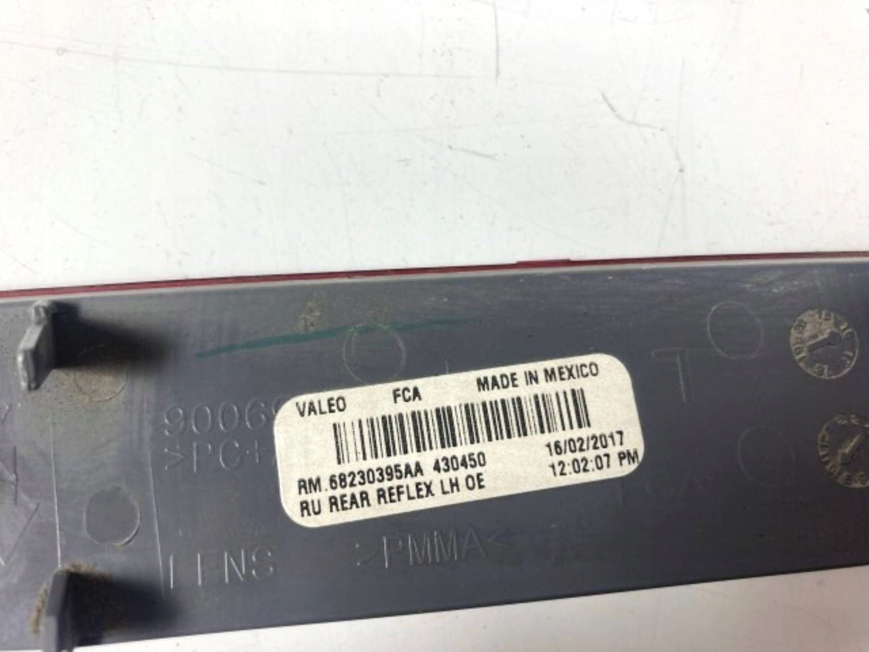 Chrysler Pacyfica 2024+ odblask left bumper rear part
