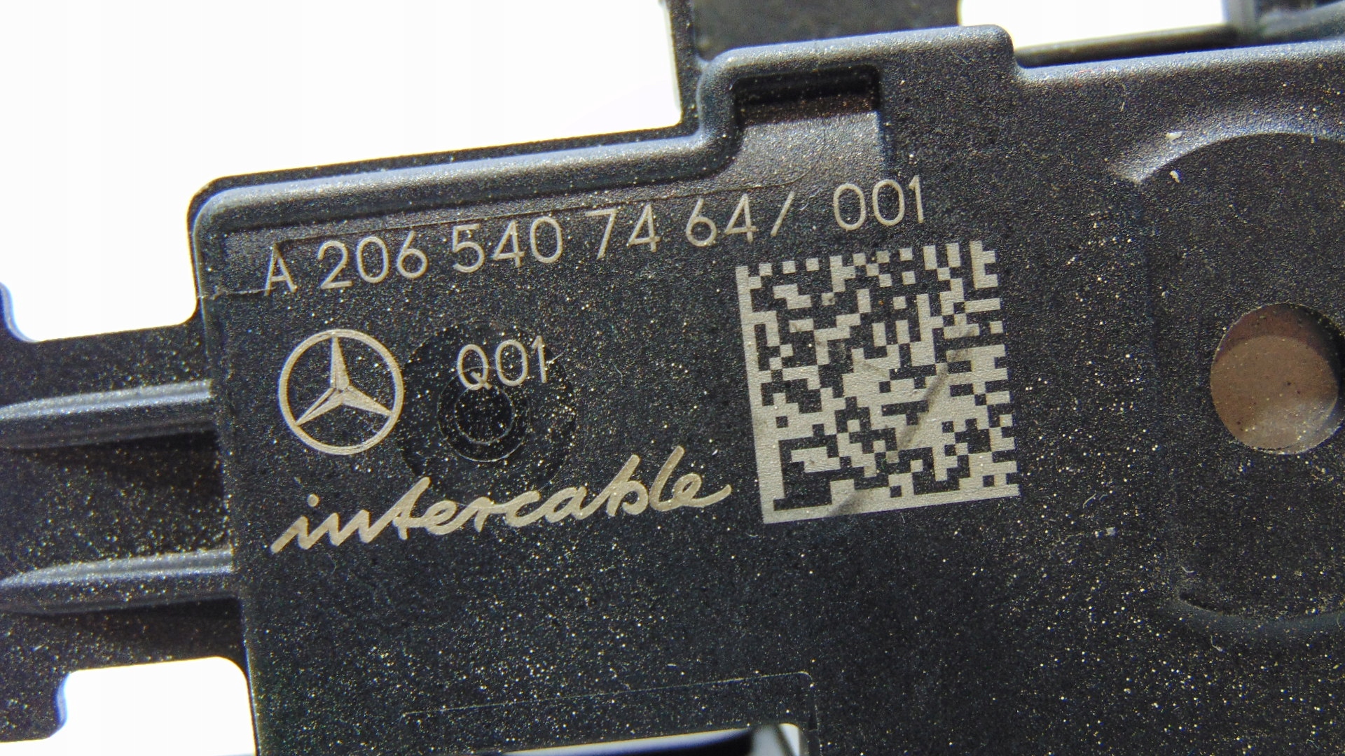 GNIAZDO BEZPIECZNIKÓW MERCEDES A2065407464 Numer katalogowy części A2065407464