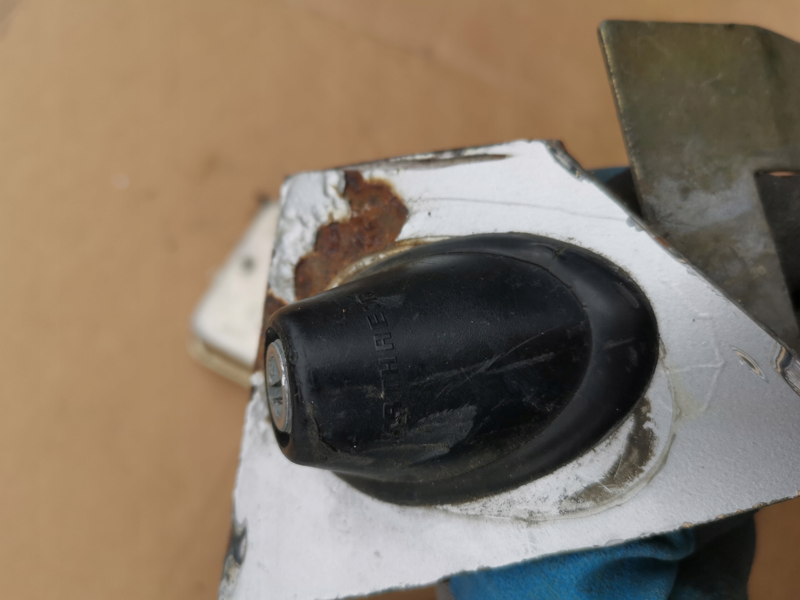 MERCEDES W124 holder anteny kathrein amplifier