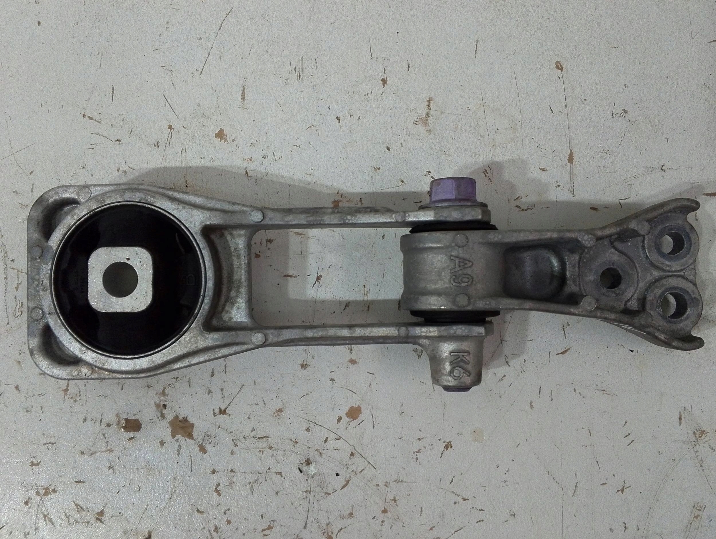 Toyota Yaris XP210 engine mount (N14)