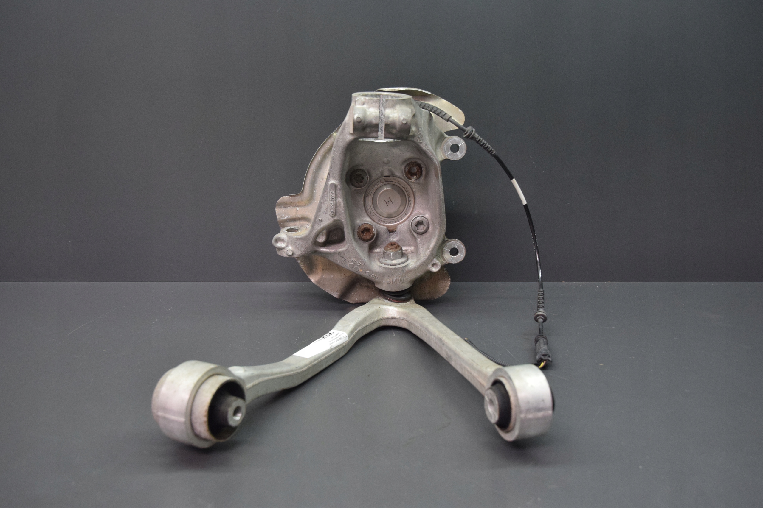swing right arm front BMW i3