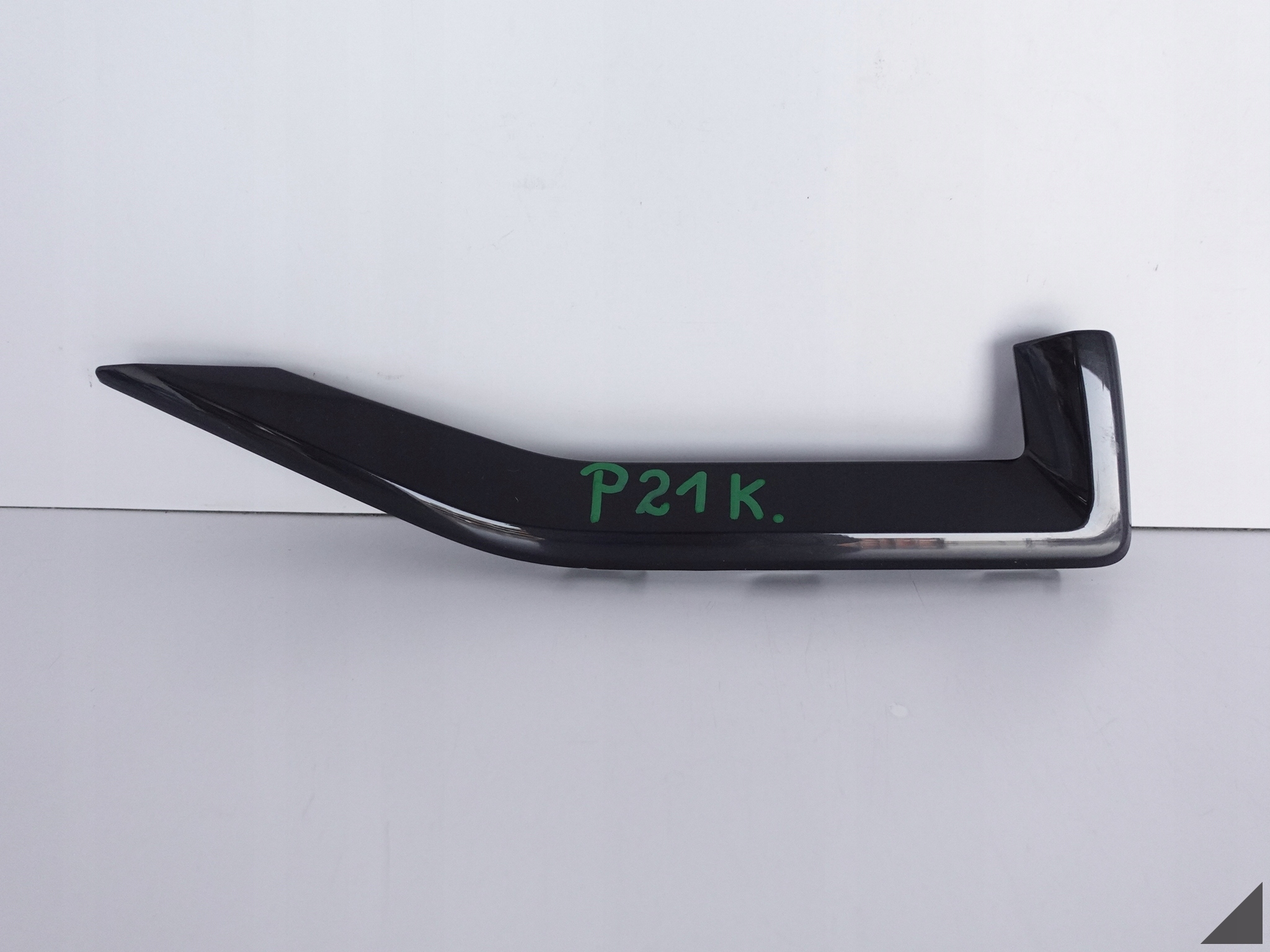 AUDI A1 82A II ADVANCED 18- moulding rear part right