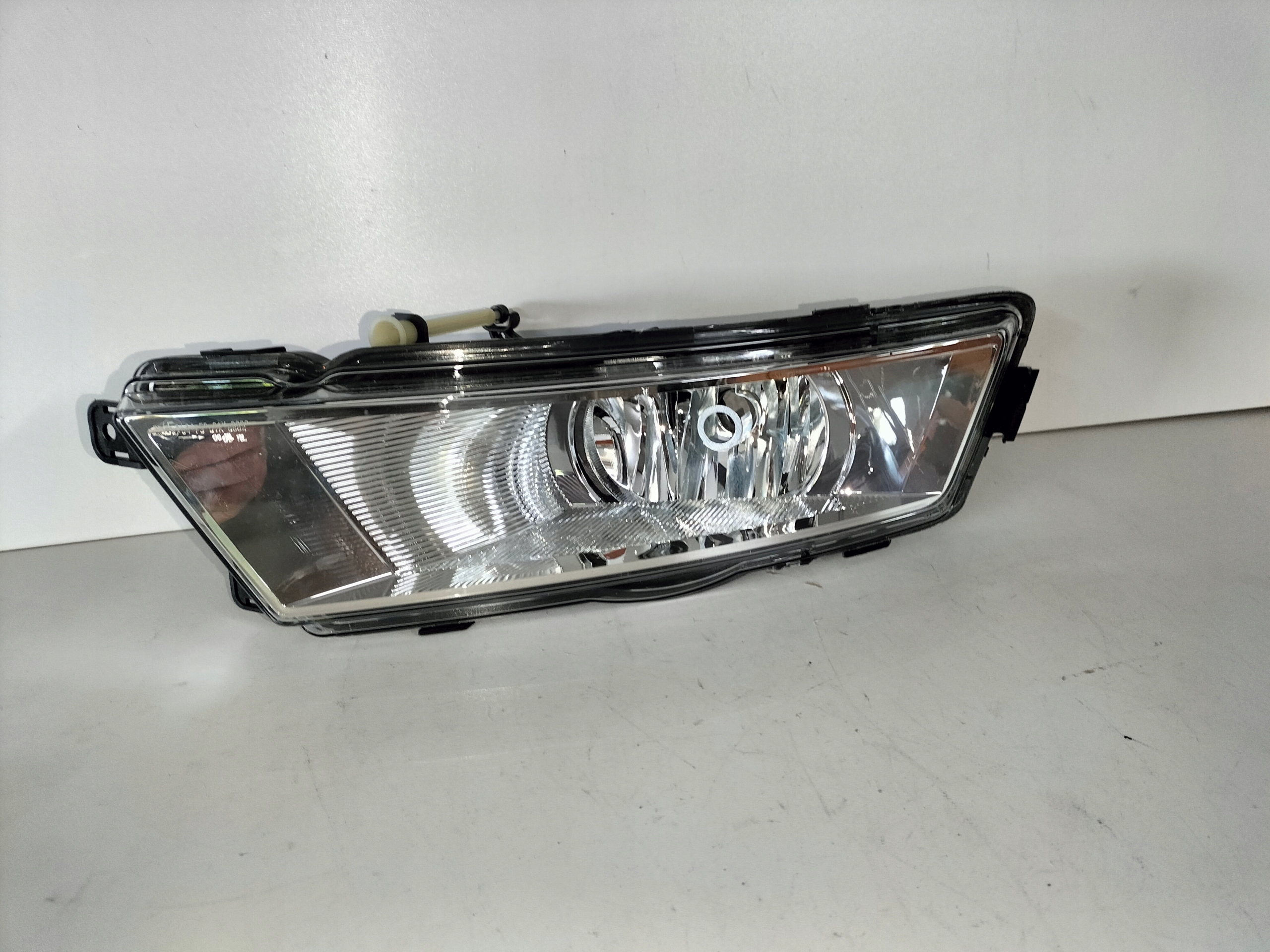 fog light light left SKODA RAPID 12-17