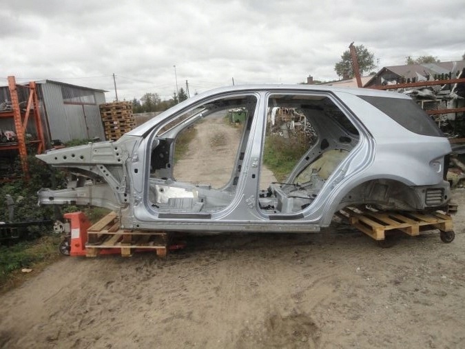 MERCEDES ML W164 ЧЕТВЕРТИНА ЛІВИЙ БІК ПОРІГ ЗАД. ПЕРЕД