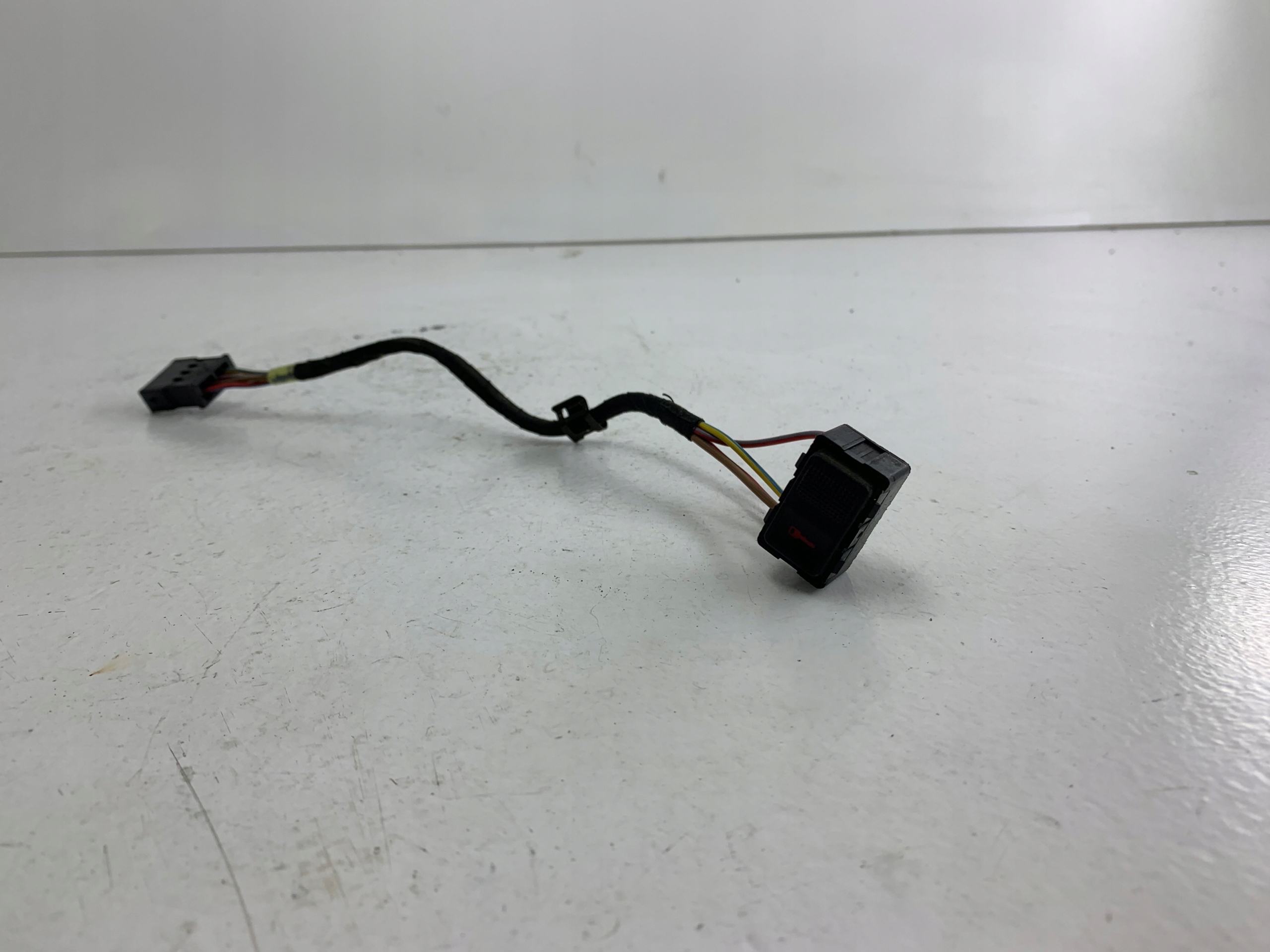 AUDI A3 8L switch of a lock central 8L0962107A