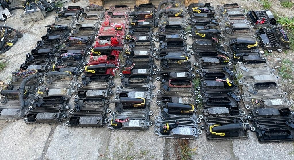 Pompa AdBlue Gama T Volvo FH4 Renault S2033904013 S2045942263 S2217252772 Producent części Renault OE