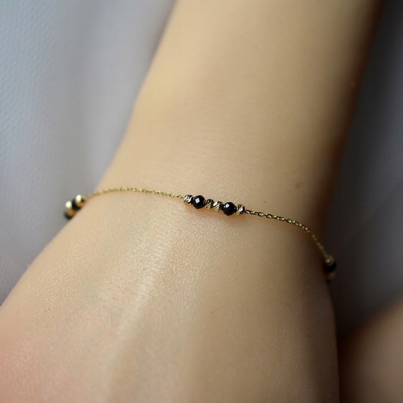 Złota bransoletka z czarnymi Onyksami pr. 585 Marka Inna marka