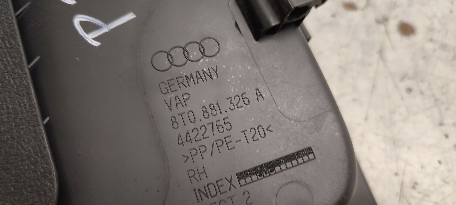 obal sedačka pravá předek spolujezdce Audi A4 B8