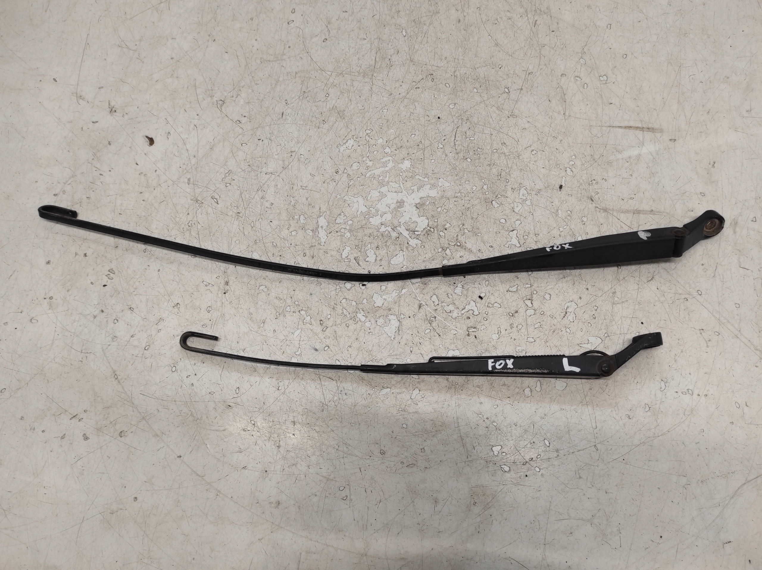 VW FOX 03- RAMIONA WYCIERACZEK PRZÓD