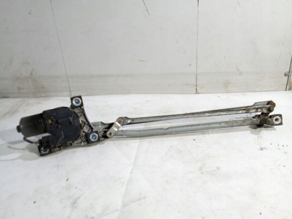 Volvo C30 wiper mechanism front