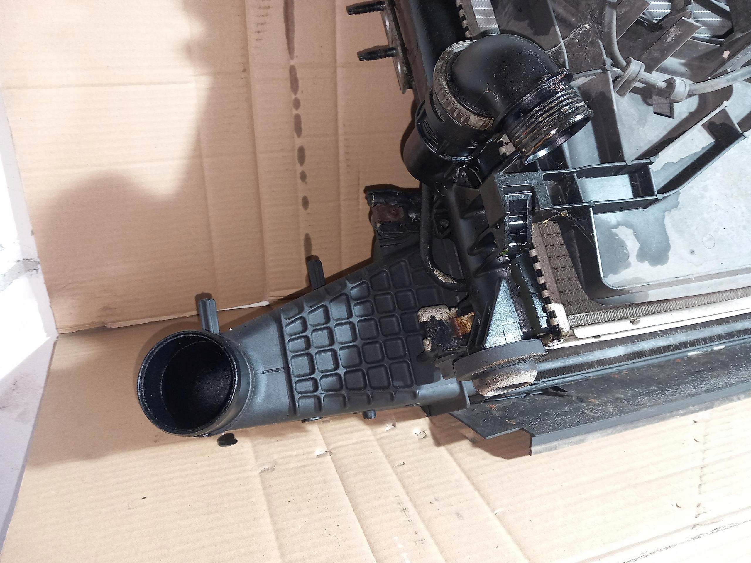 KOMPLET chladiče ventilátor CHRYSLER 300C 3.0 CRD 04598001AG