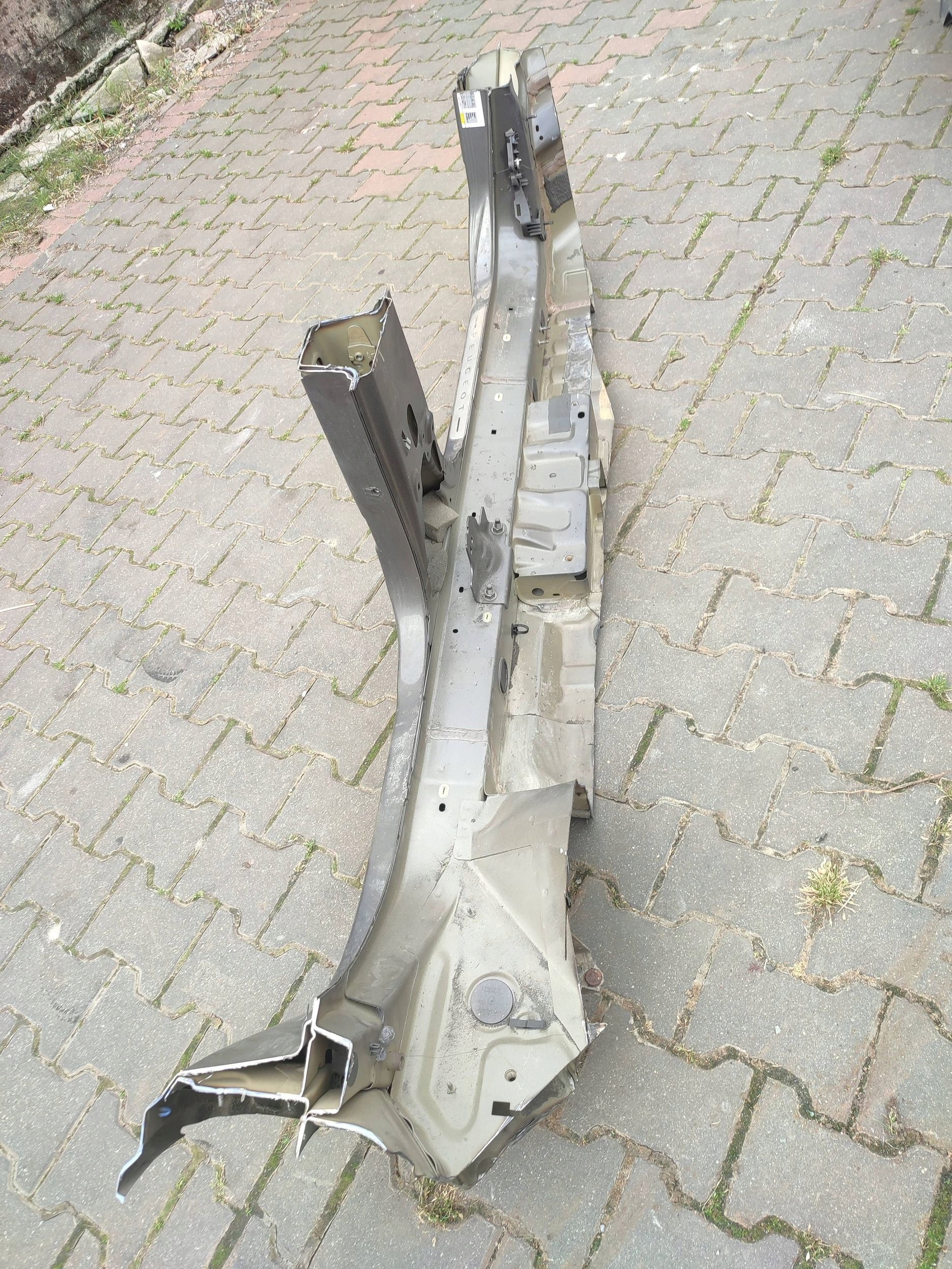 Peugeot 2008 II 2020 left side threshold