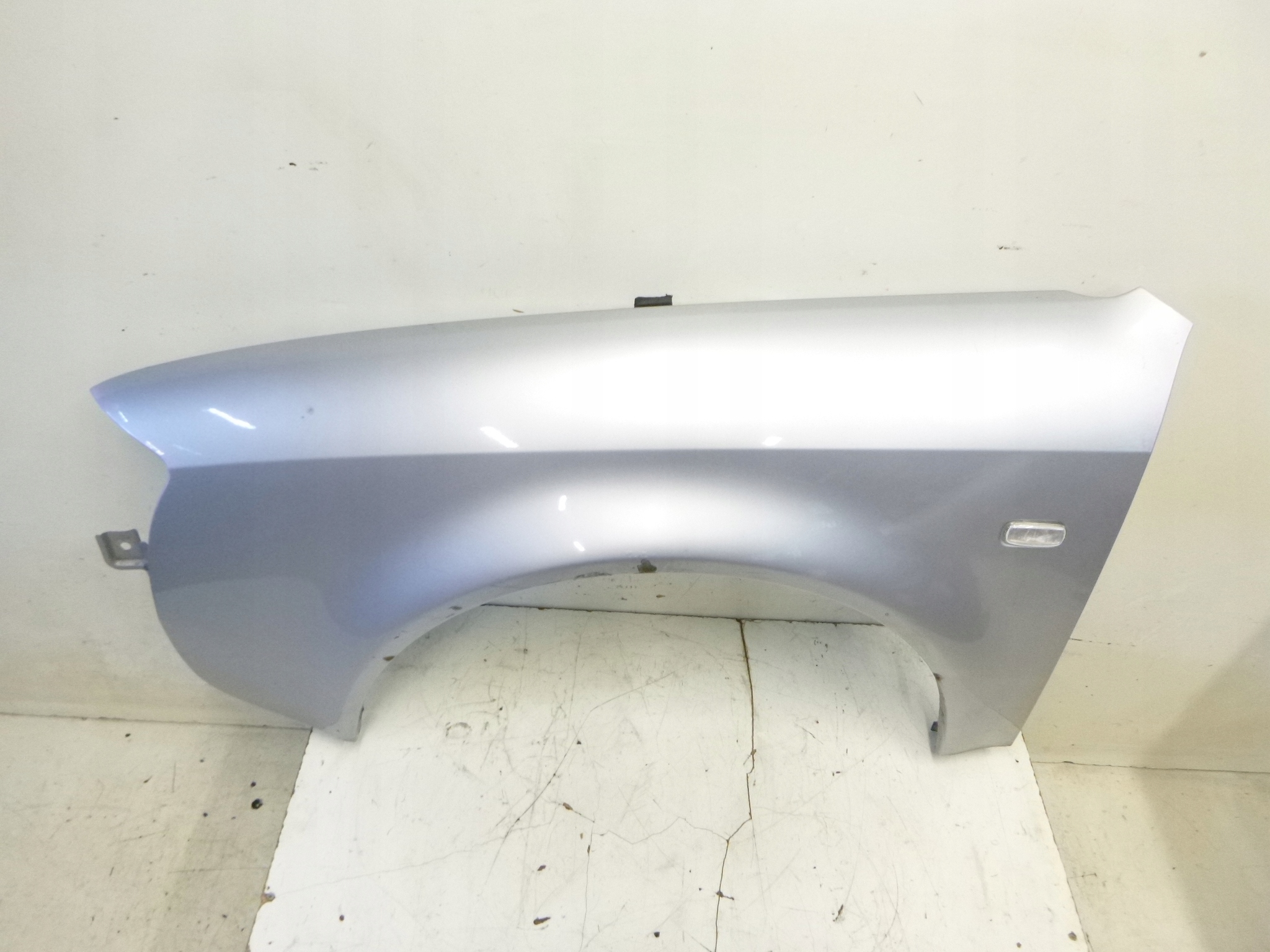 fender left Audi A6 C5 LY7M ALLROAD 2000r.