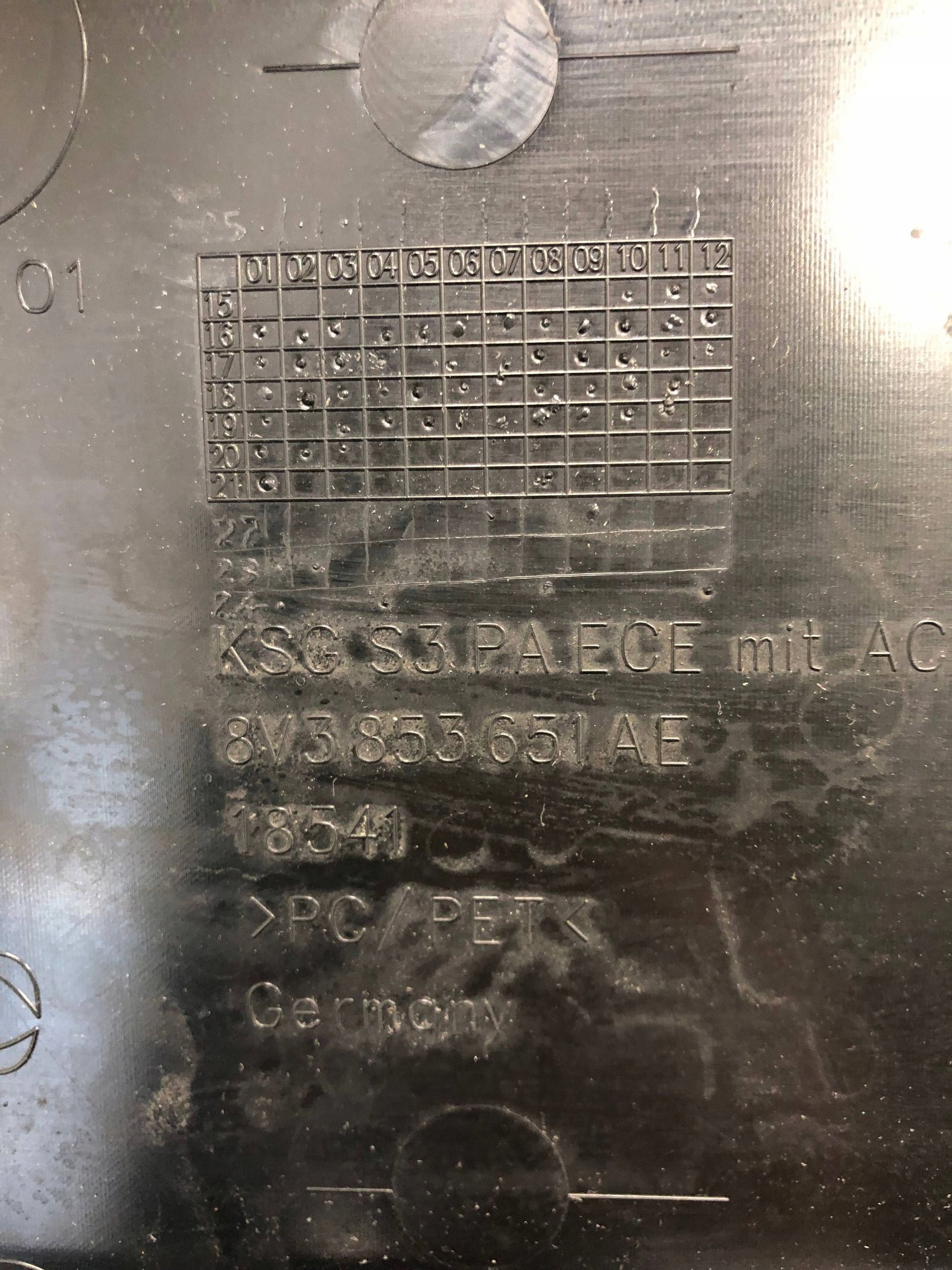 maska maska PDC ispod RADAR AUDI S3 8V LIFT 8V3853651AE