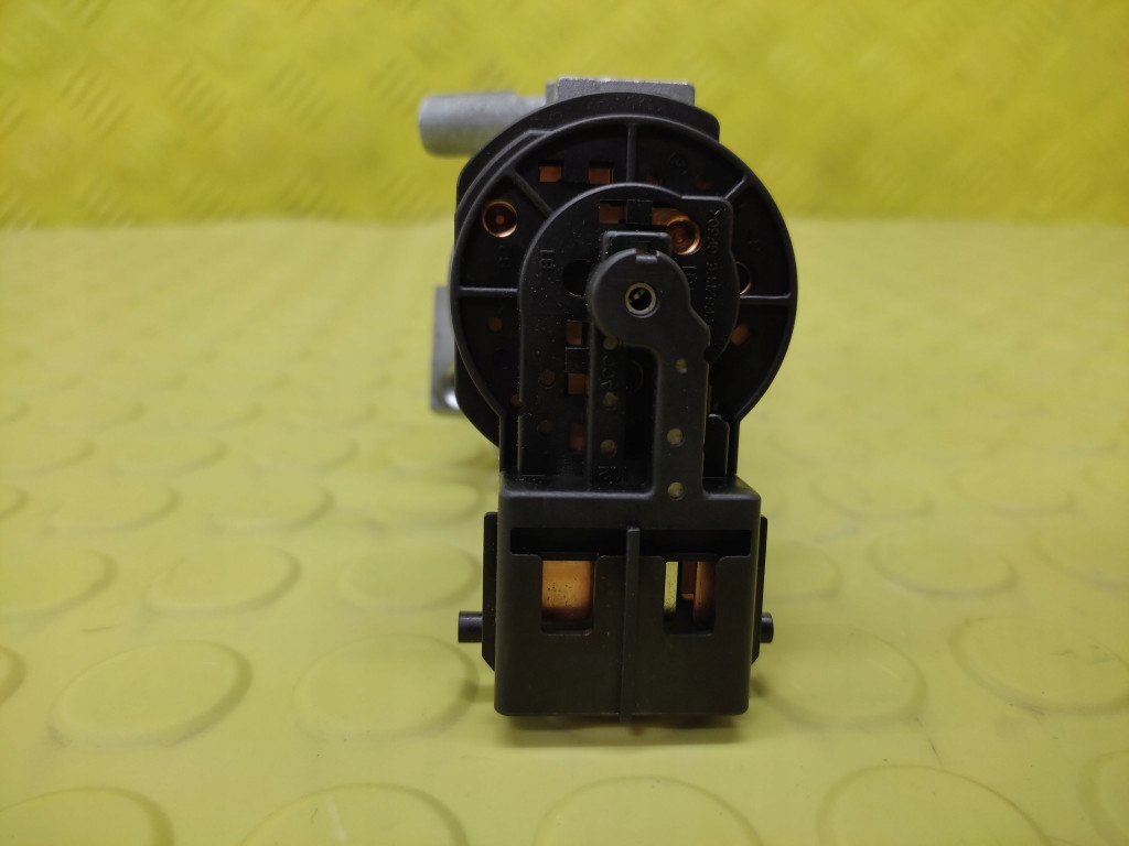 MAZDA 3 ignition key 3M513F880AB