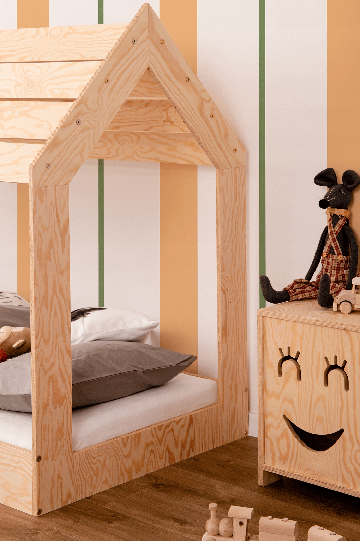 Szafka nocna dla dzieci KAPI 1 NATURALNE EKO SOSNA Szerokość mebla 33 cm