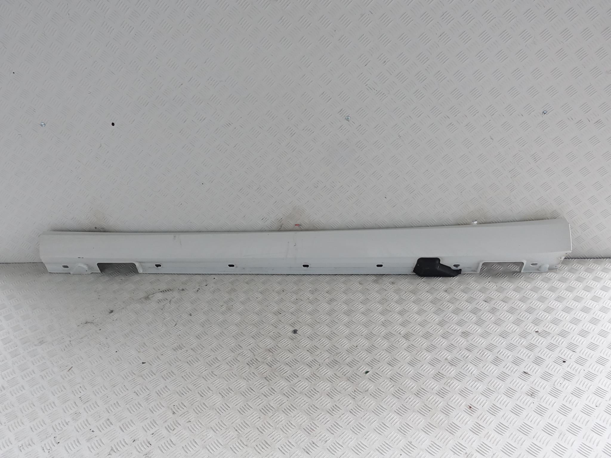MERCEDES E W212 09-16 threshold left moulding cap