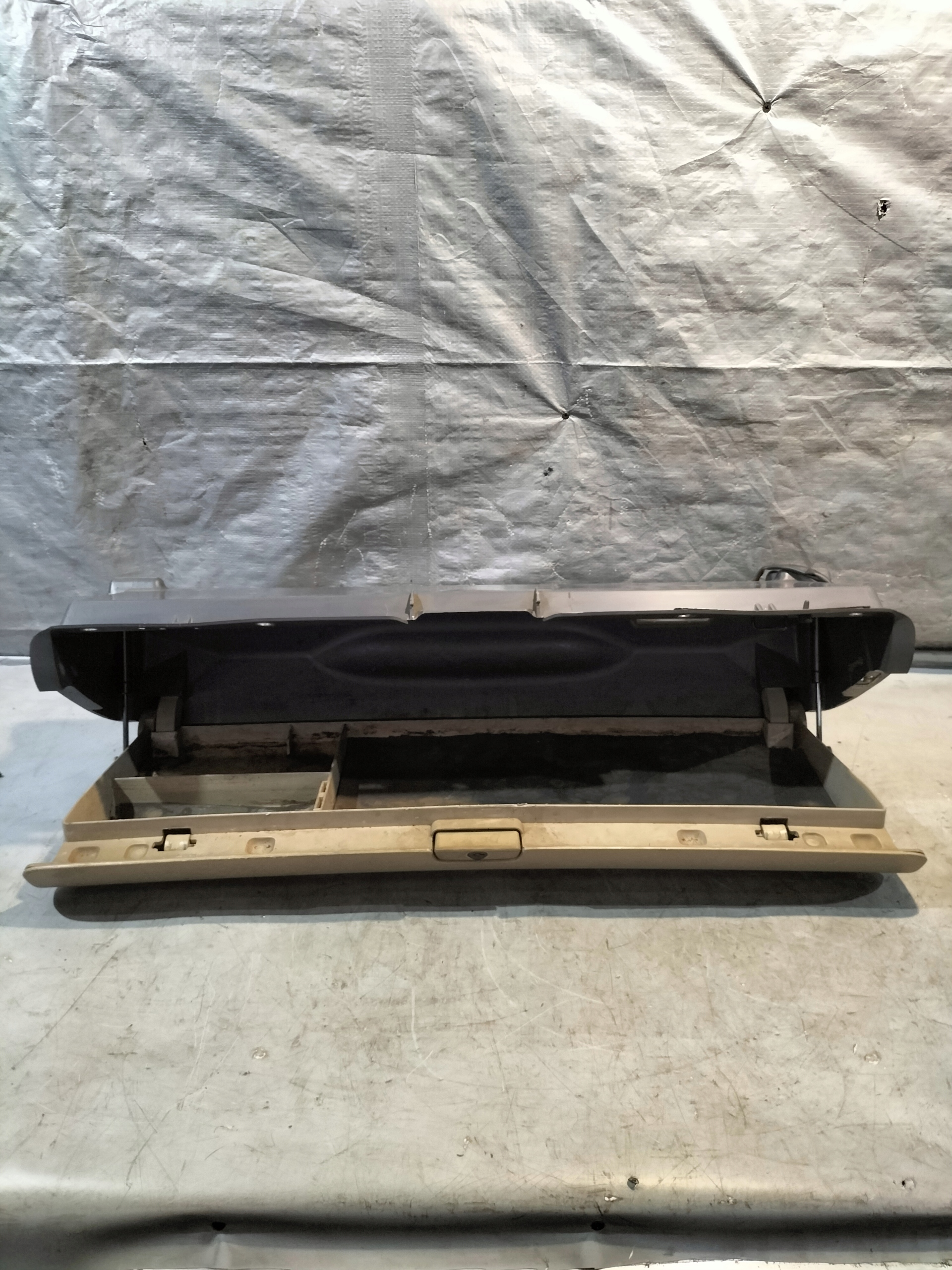 Handschuhfach Abdeckung, Hutablage oben + Blende Abdeckung Sonnenblende SCANIA R