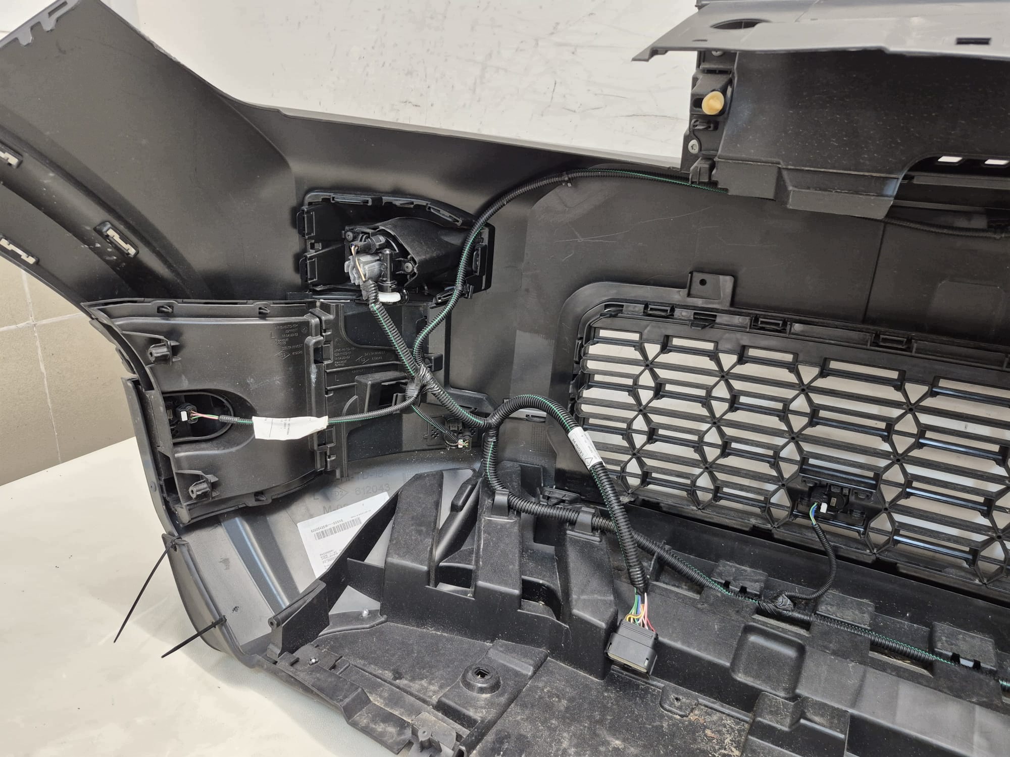 DACIA BIGSTER 25- bumper front front PDC KAMERA 620228075R