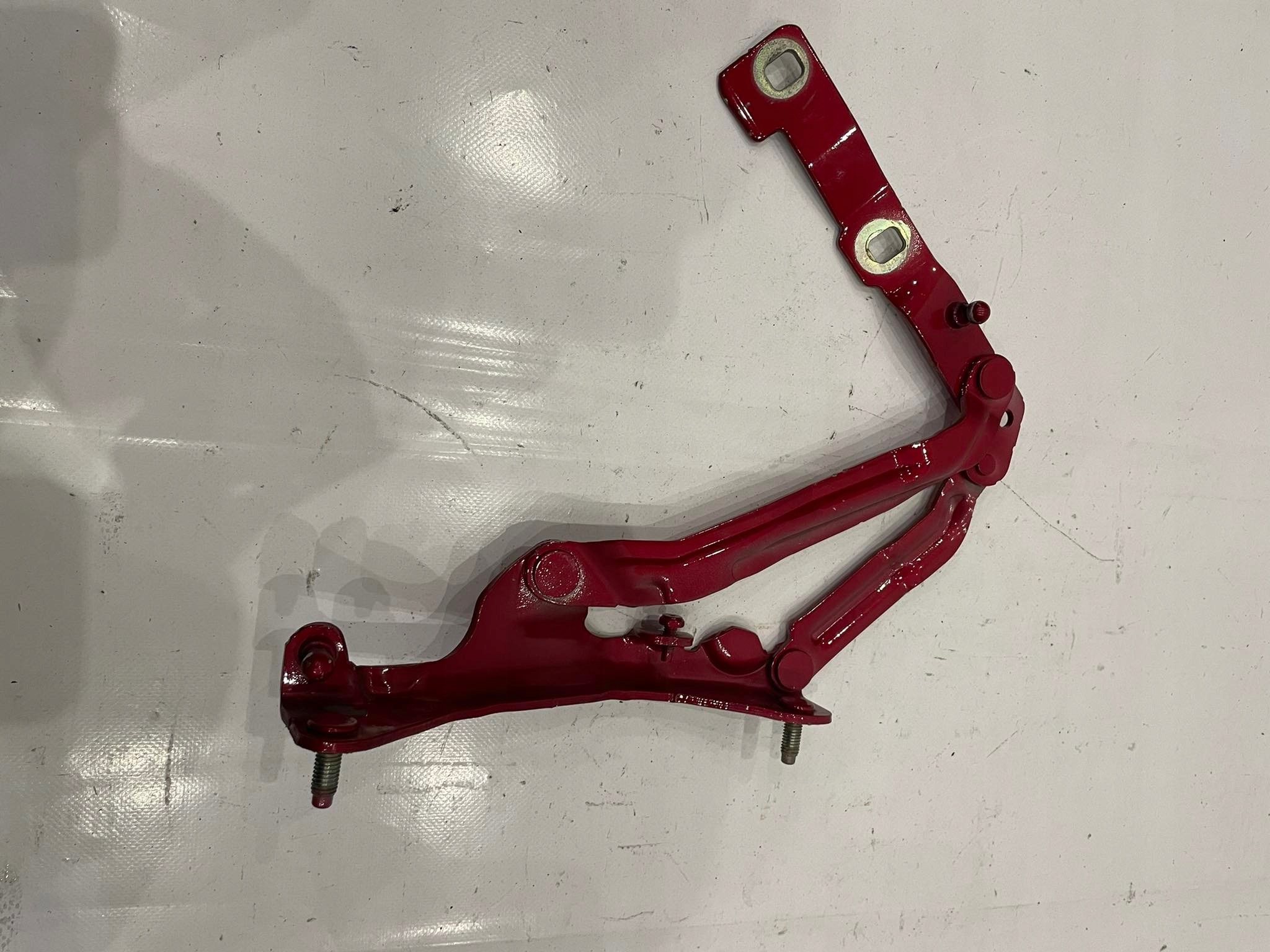 1551482-00-C - TESLA MODEL 3 LIFT ПЕТЛЯ БАГАЖНИКА ЛІВА