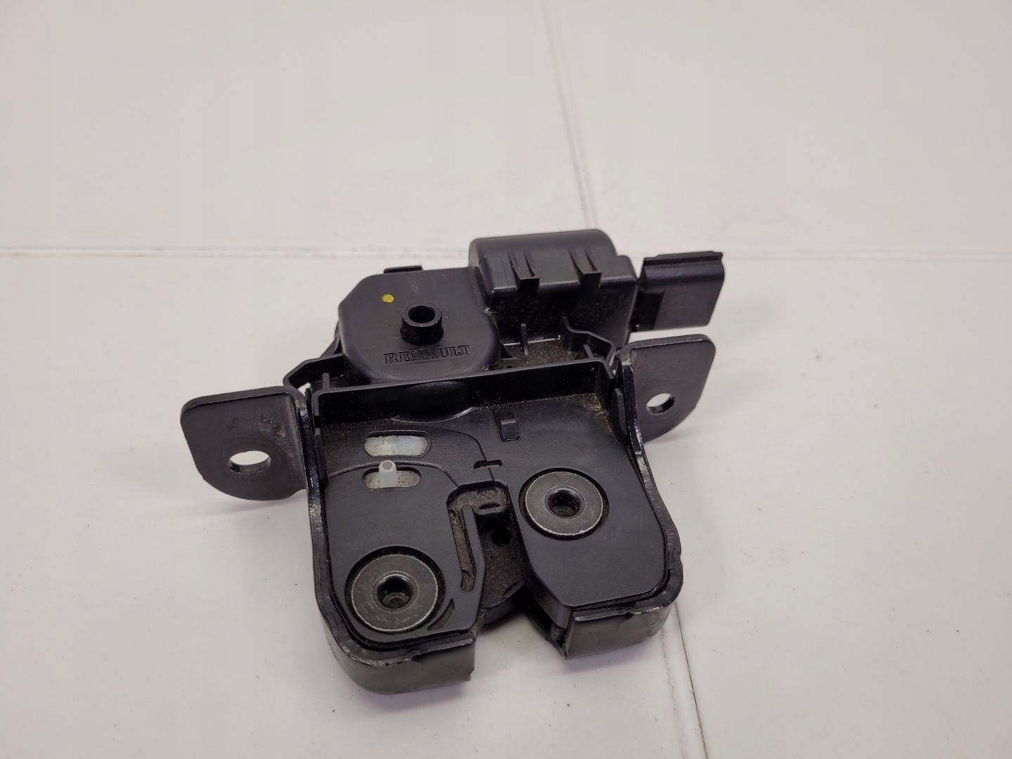 lock bonnet boot Renault Captur 2016 905039428R