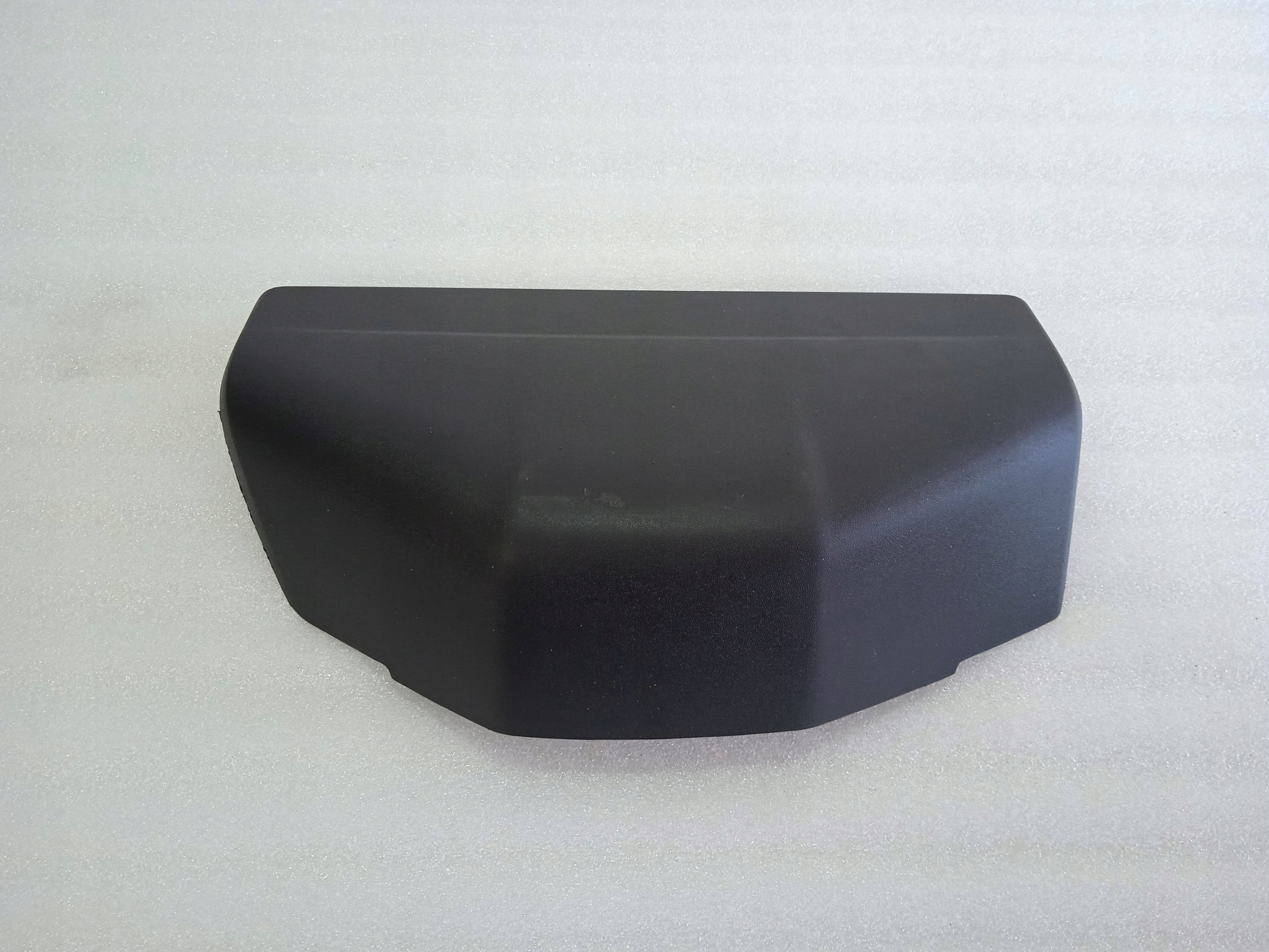 2K0867425D - VW CADDY IV КРЫШКА ДВИГАТЕЛЯ ЗАДНЕГО СТЕКЛООЧИСТИТЕЛЯ