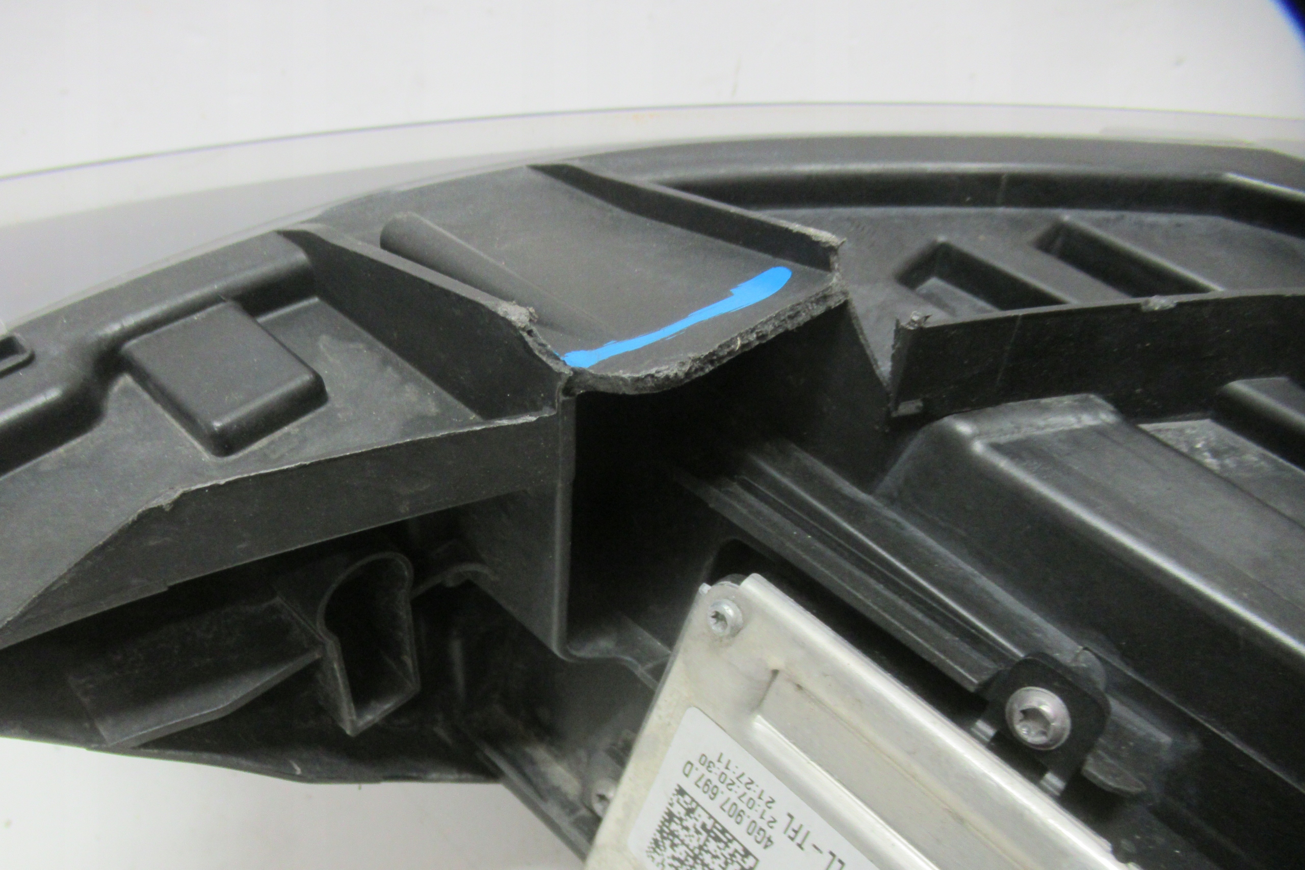 AUDI Q3 11R light right front XENON EU 8U0941044