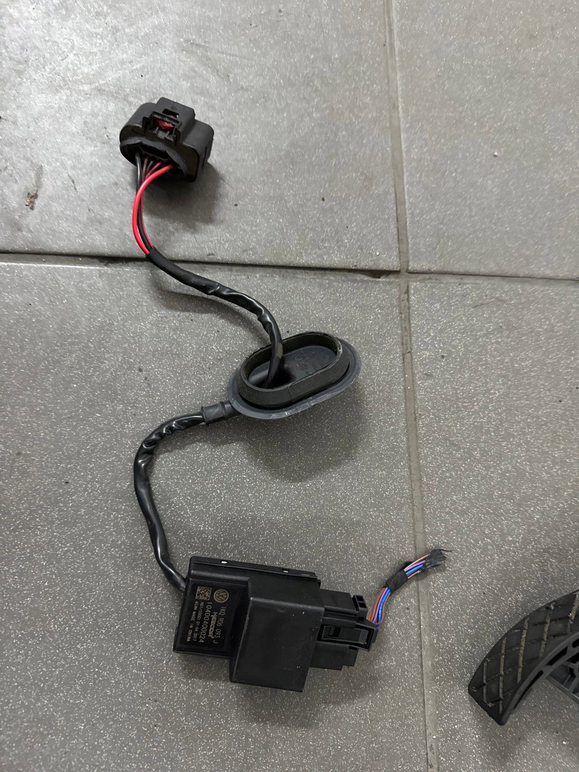 d’origine AUDI OE unité de commande électronique uce pompe carburant 1K0906093J