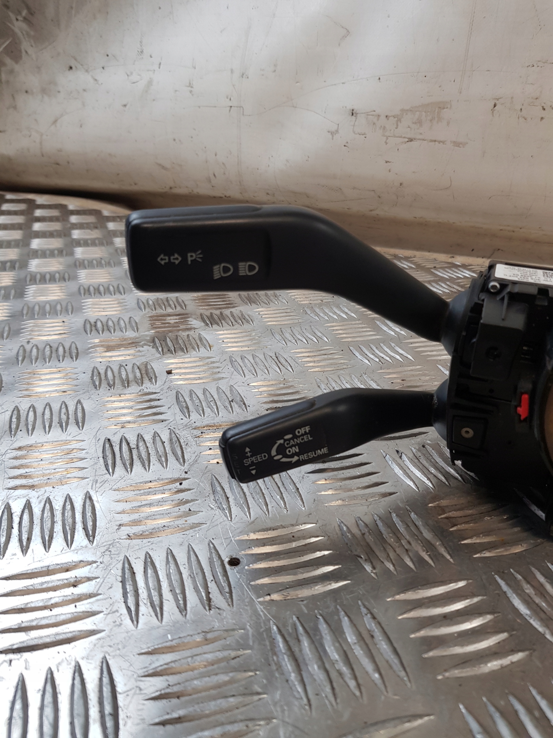 steering wheel levers and controls ring module steering 3C9953513C 3C0959653 VW PASSAT B6