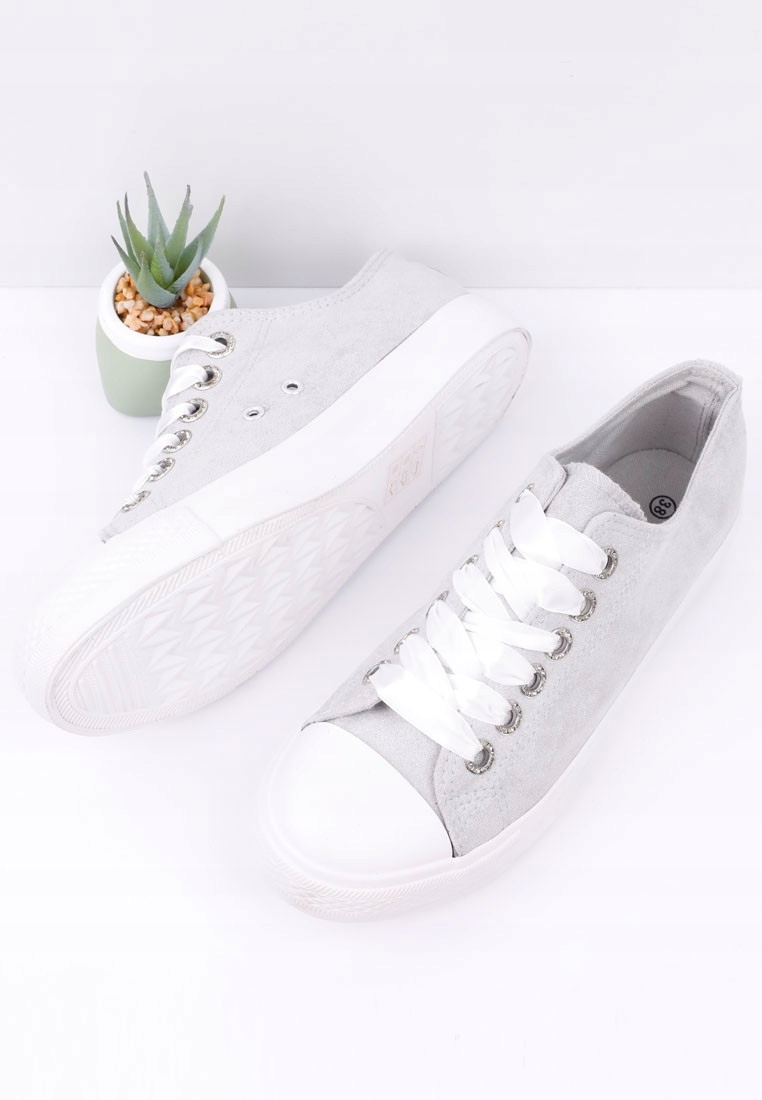 

Trampki srebrne 2 Sokoloa Srebny 40